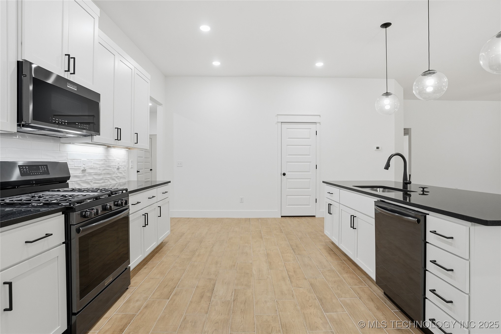 2068 E 129th Place S Property Photo 25