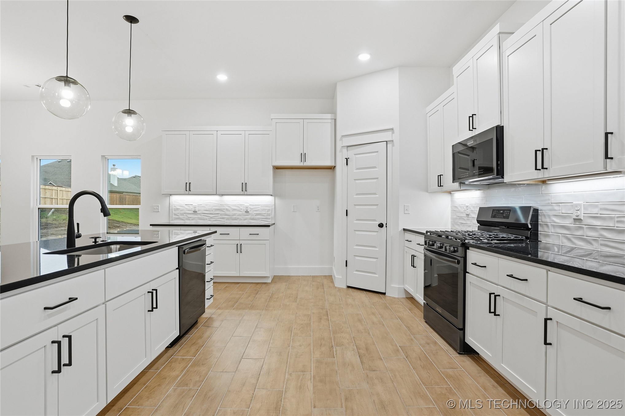 2068 E 129th Place S Property Photo 26