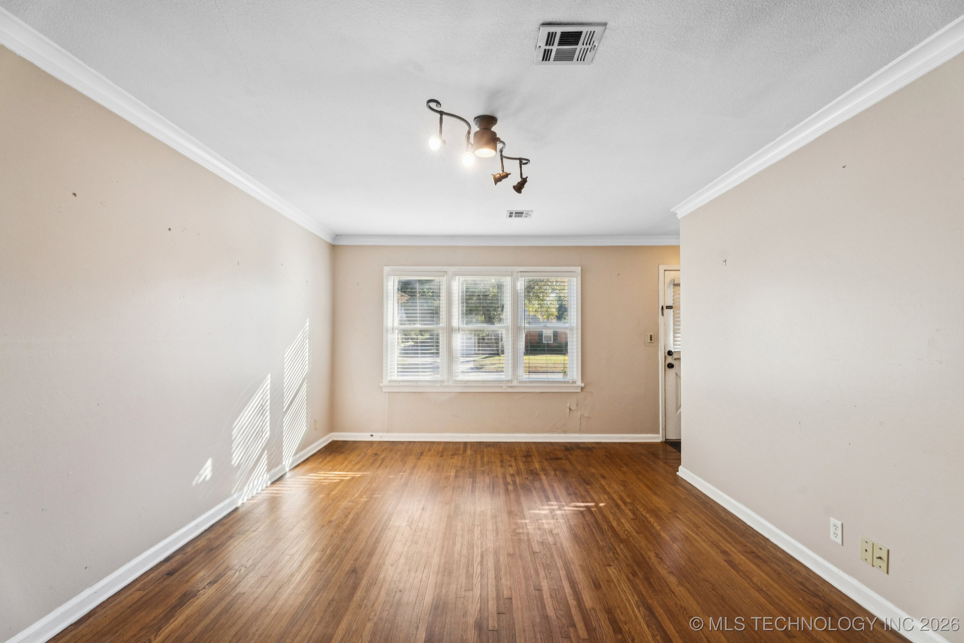 4638 S Rockford Avenue Property Photo 5