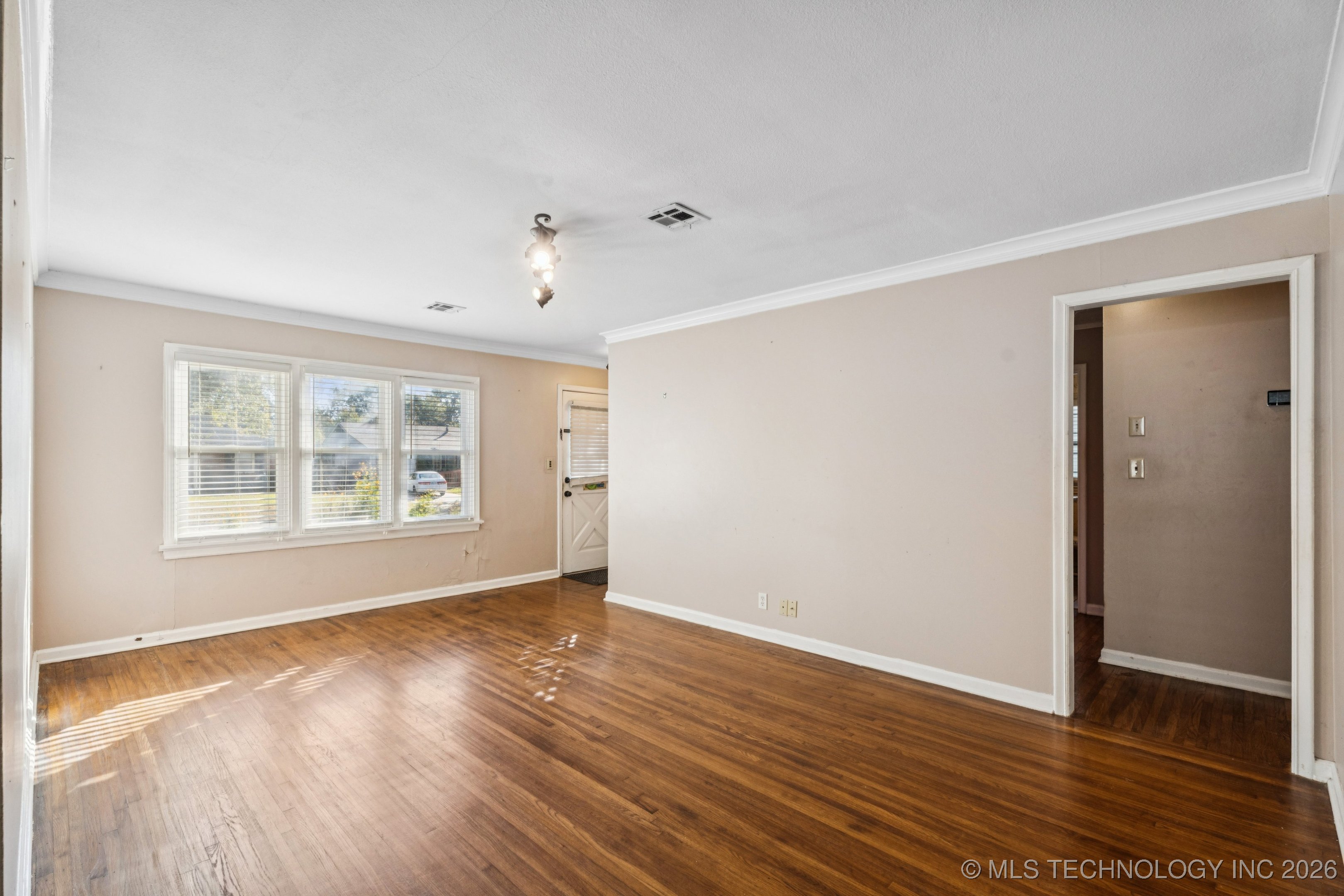 4638 S Rockford Avenue Property Photo 6