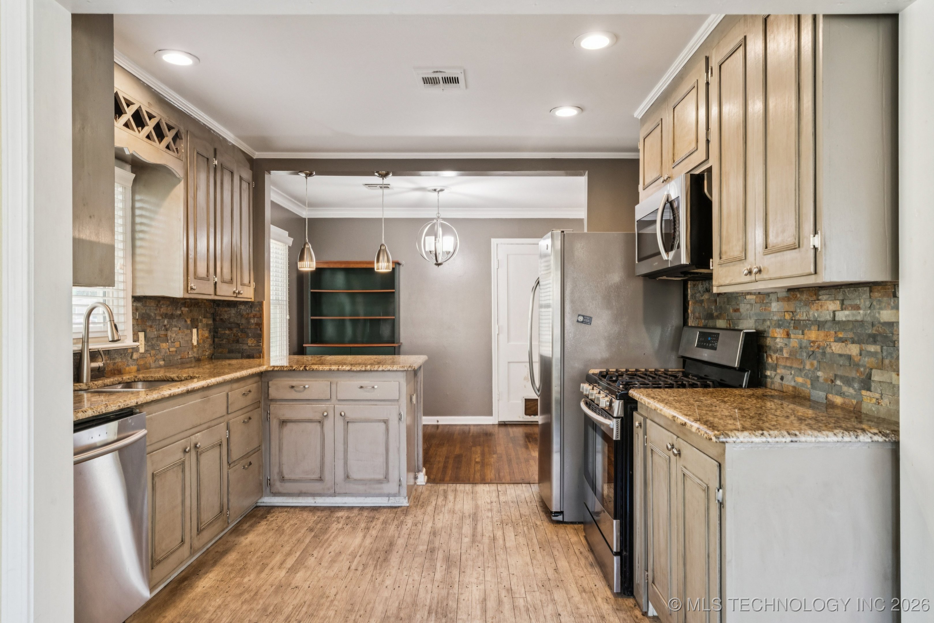 4638 S Rockford Avenue Property Photo 11