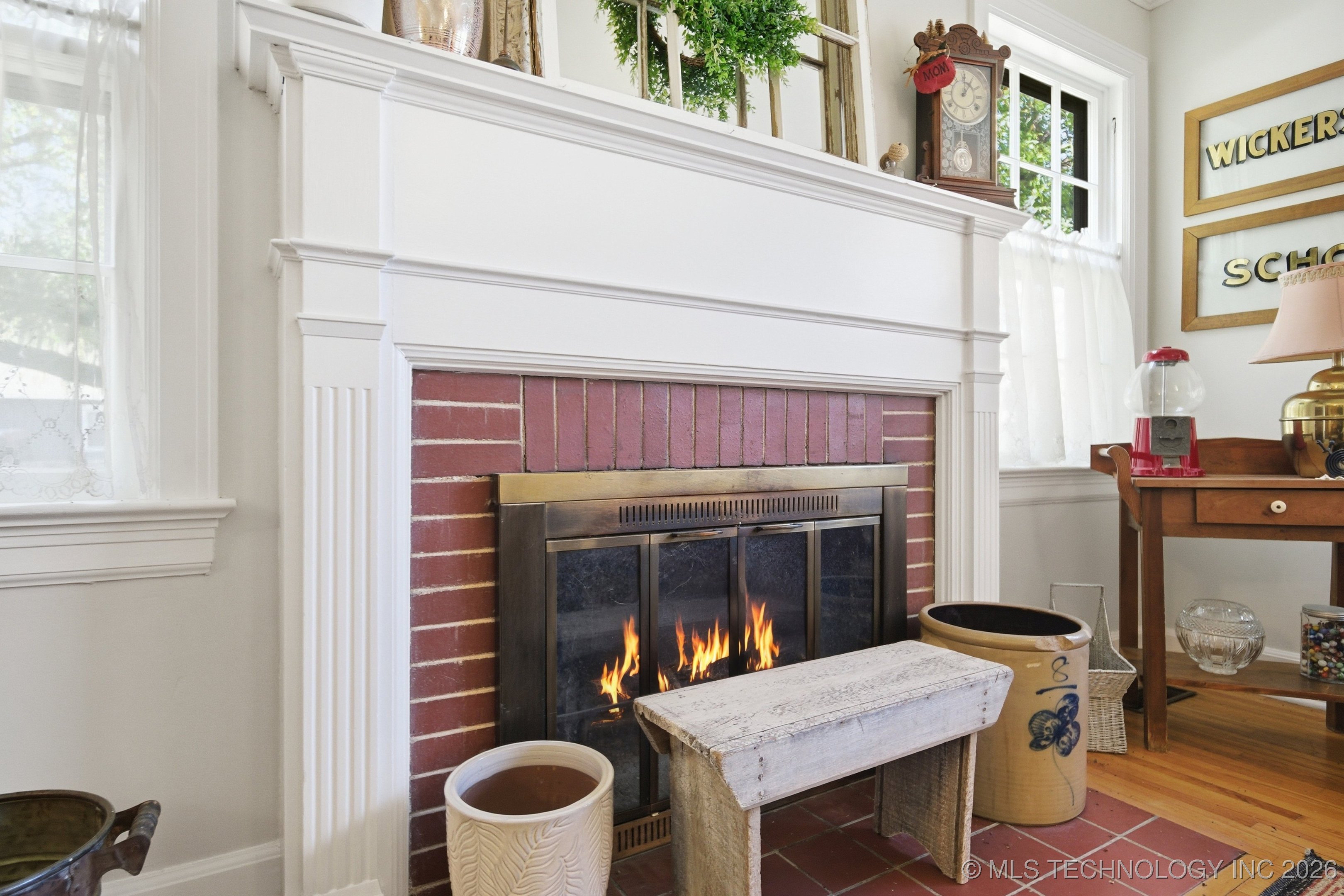 401 E College Street Property Photo 6