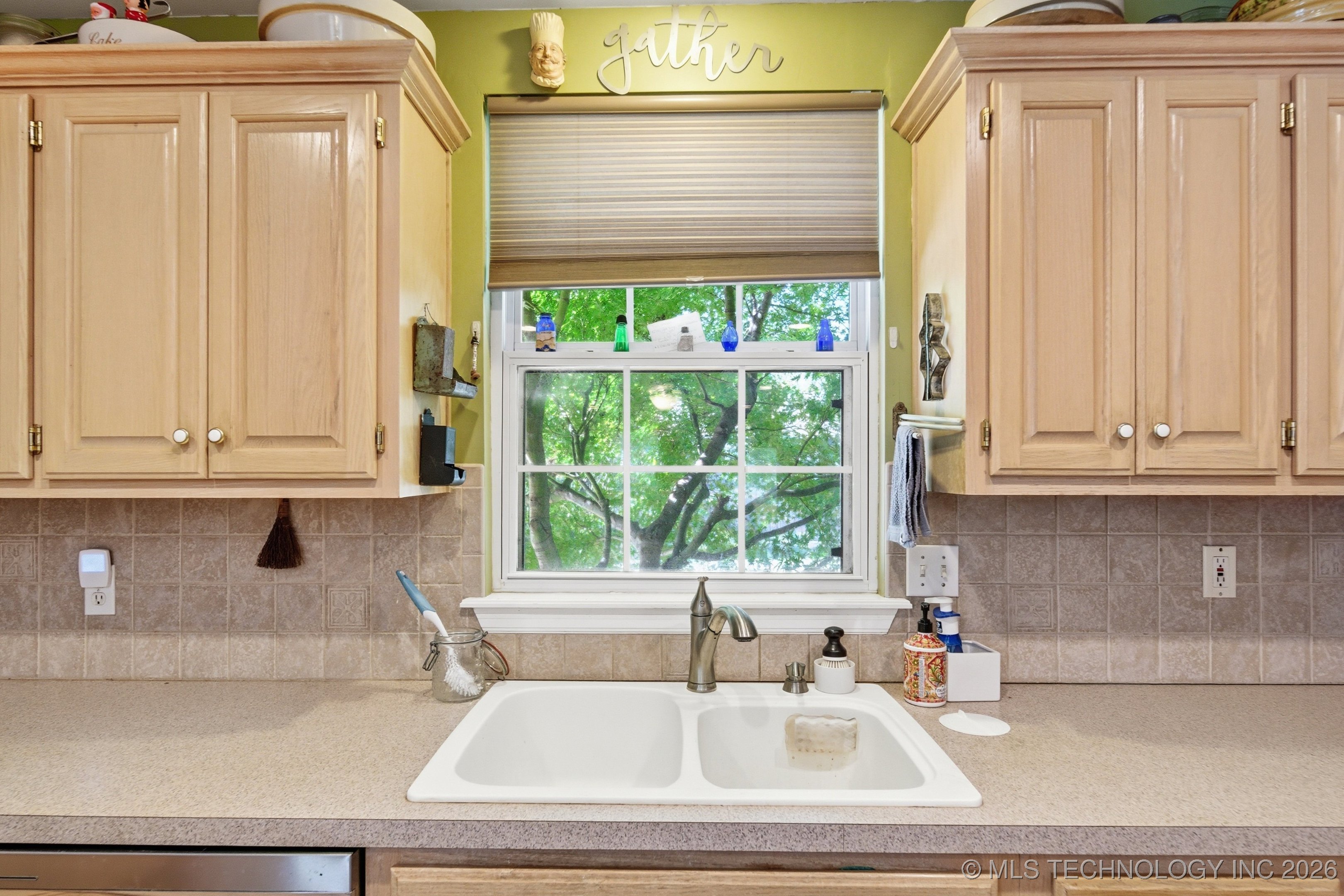 401 E College Street Property Photo 10