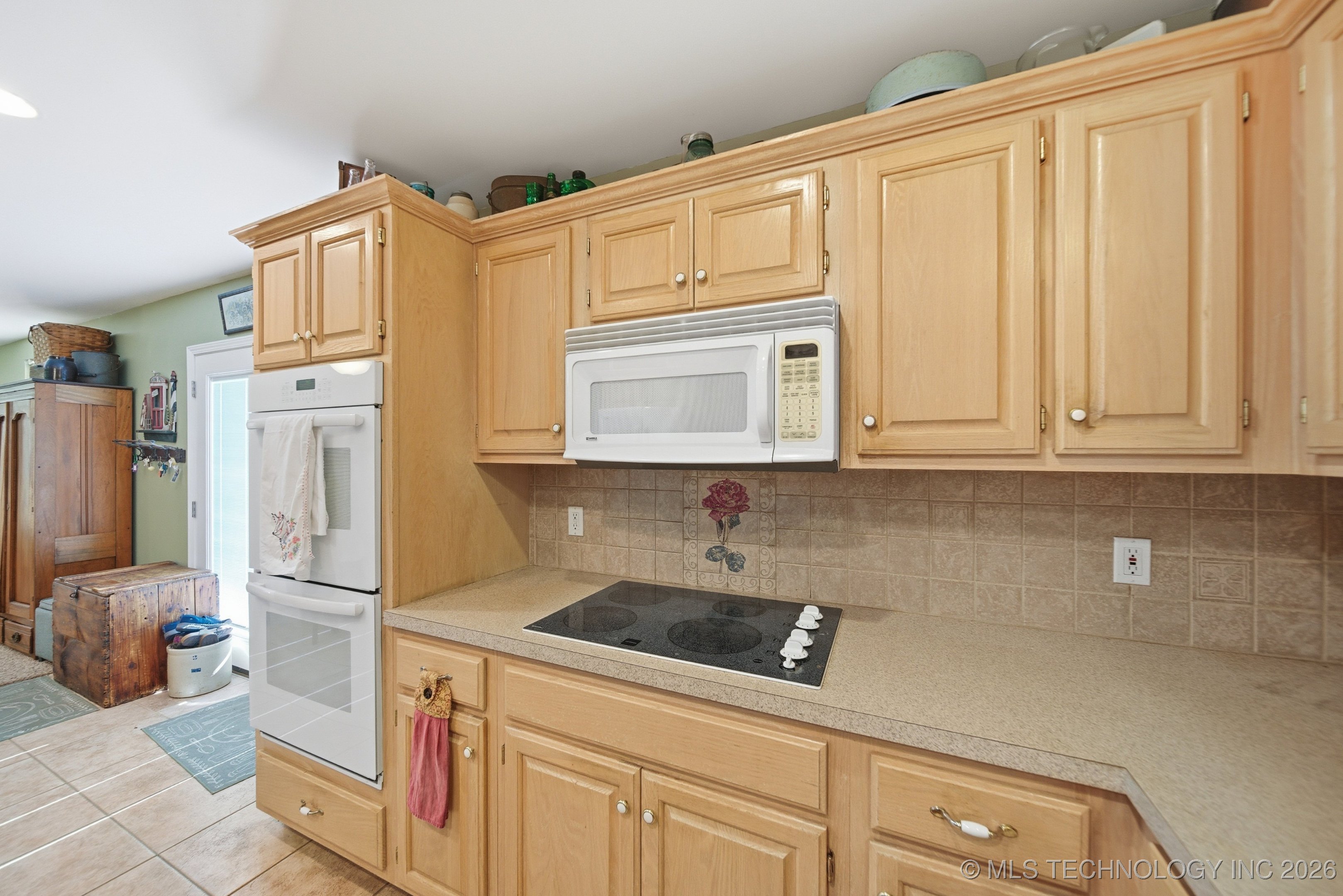 401 E College Street Property Photo 11