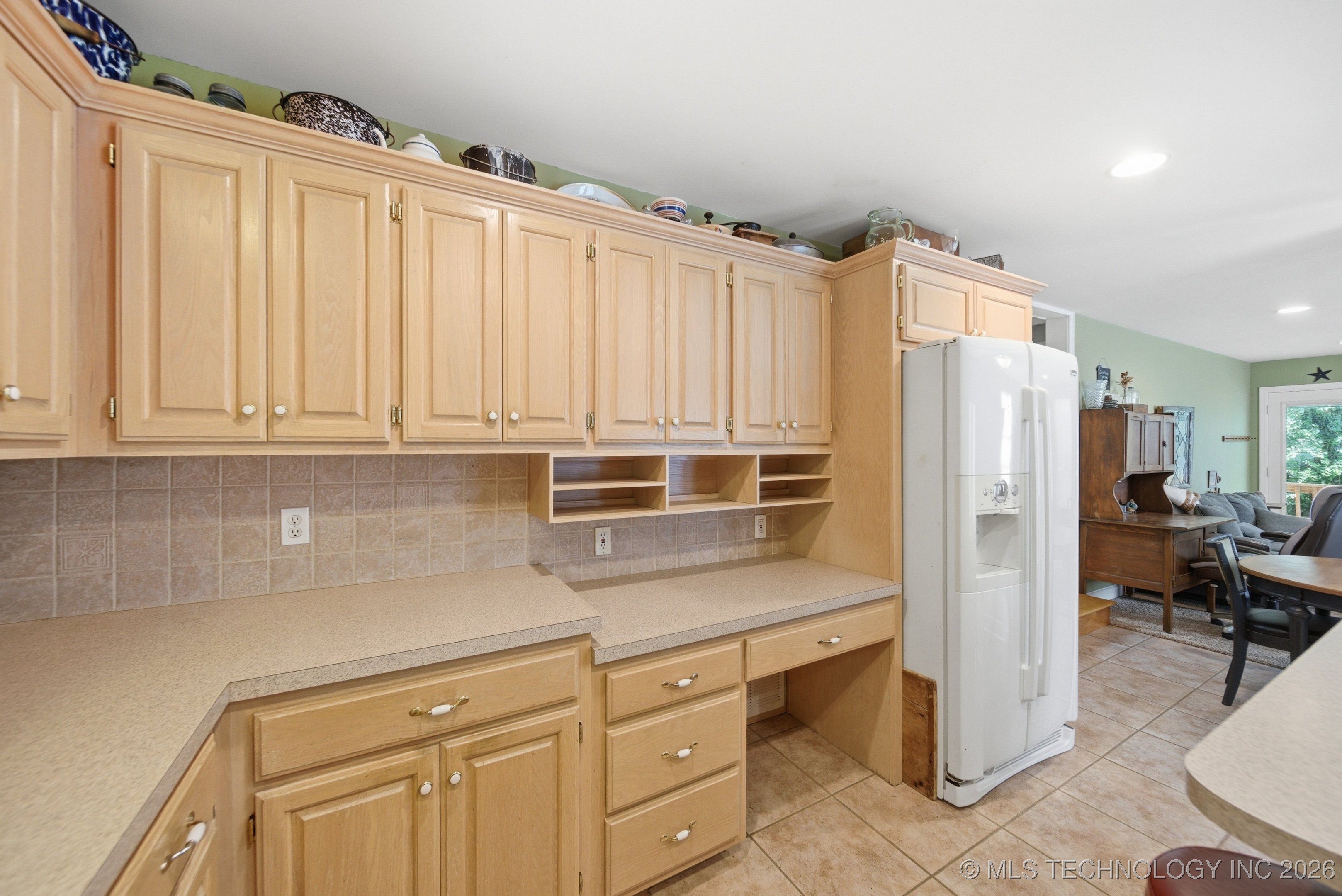 401 E College Street Property Photo 12