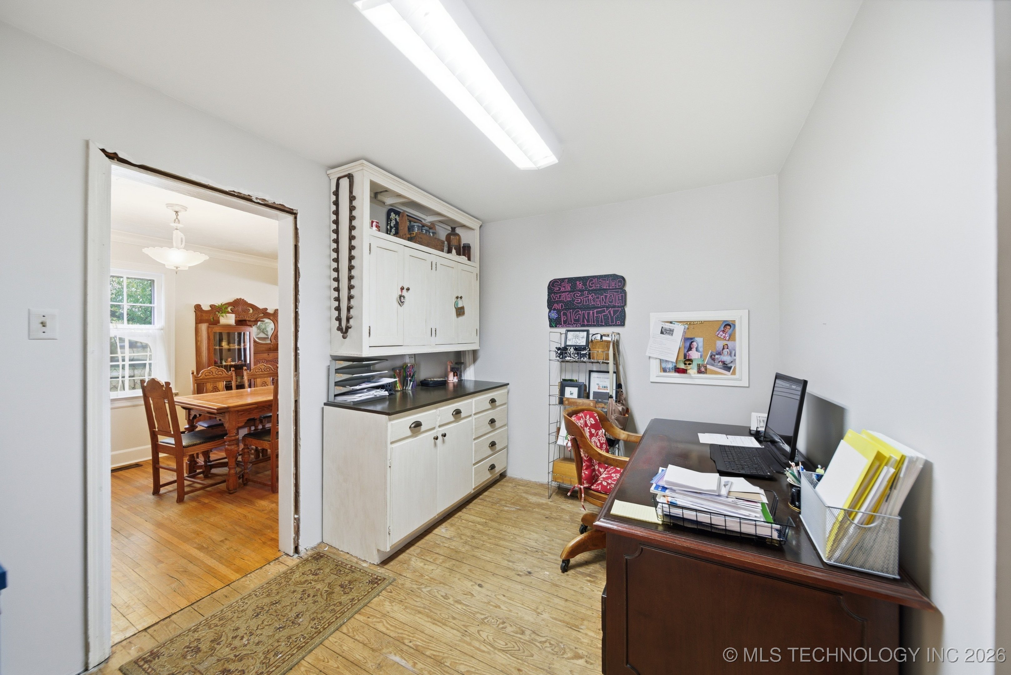 401 E College Street Property Photo 14