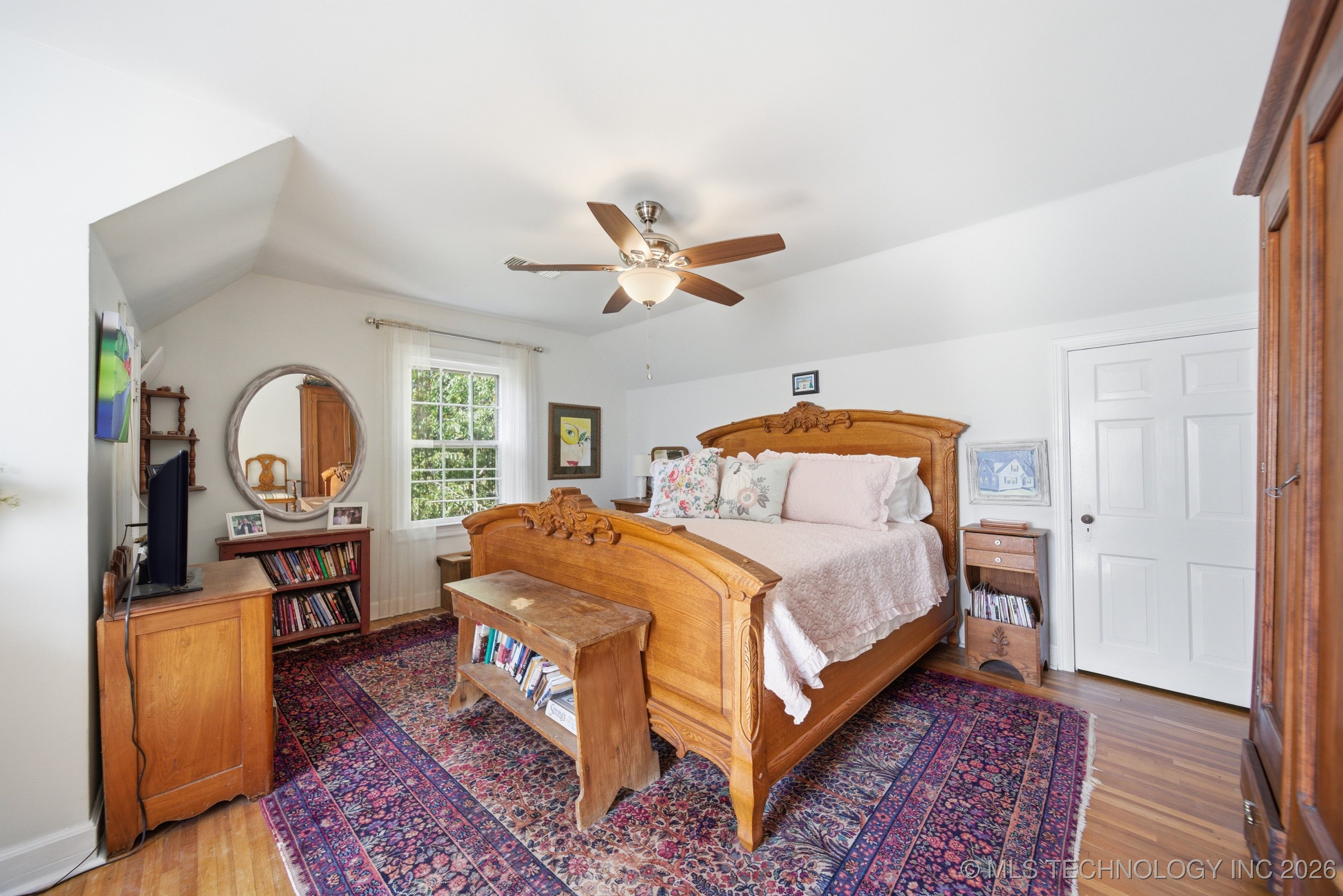 401 E College Street Property Photo 21