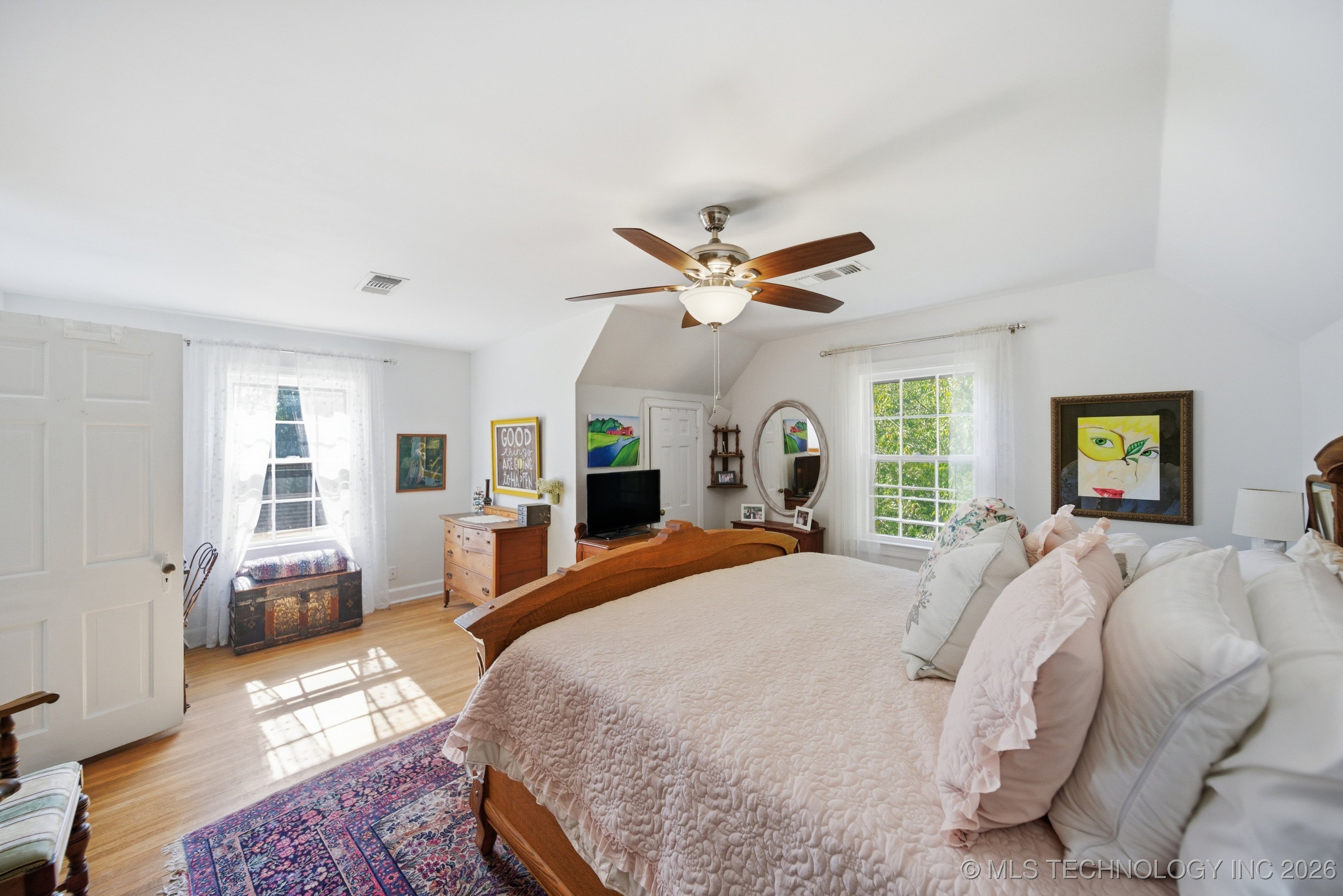 401 E College Street Property Photo 22