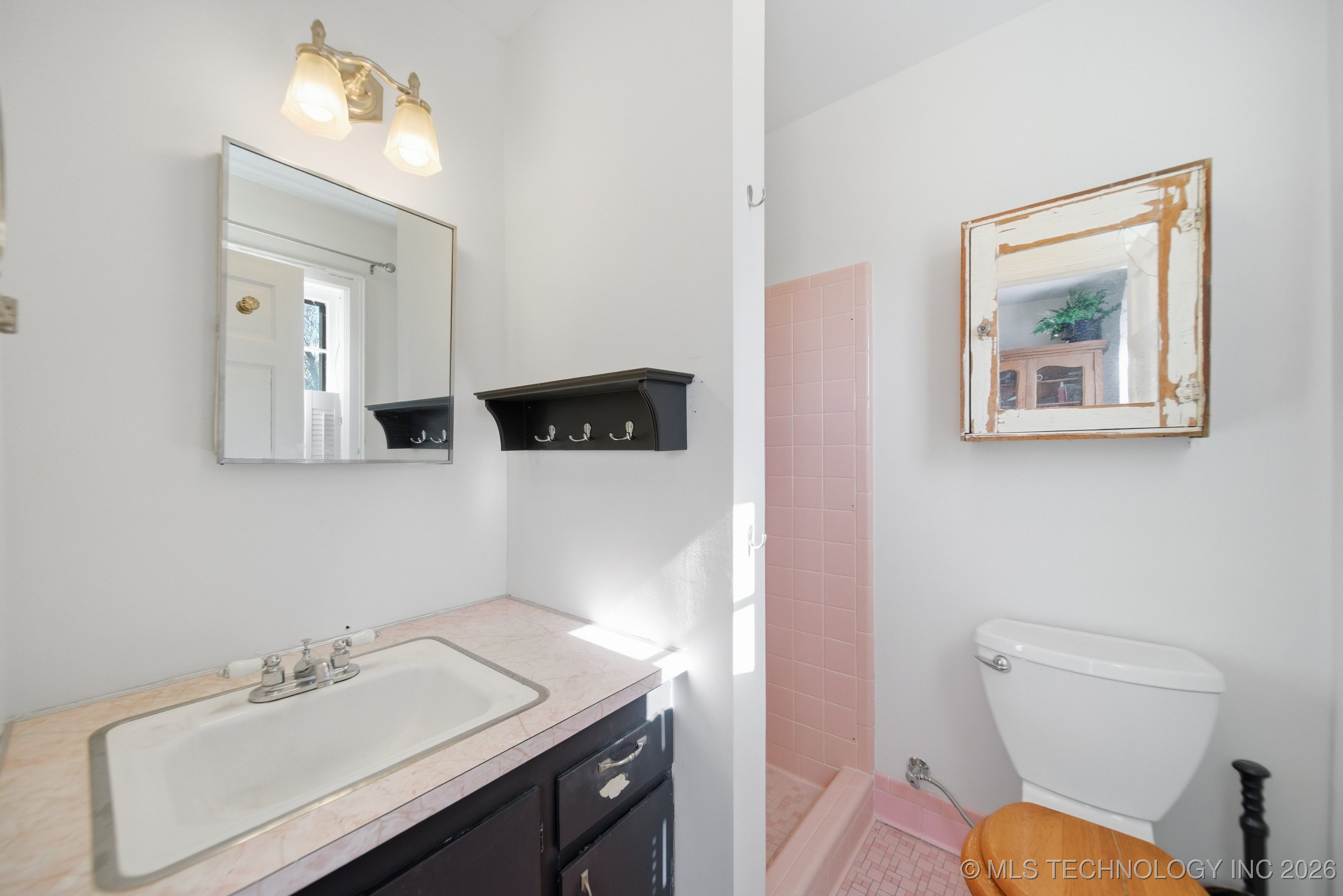 401 E College Street Property Photo 23