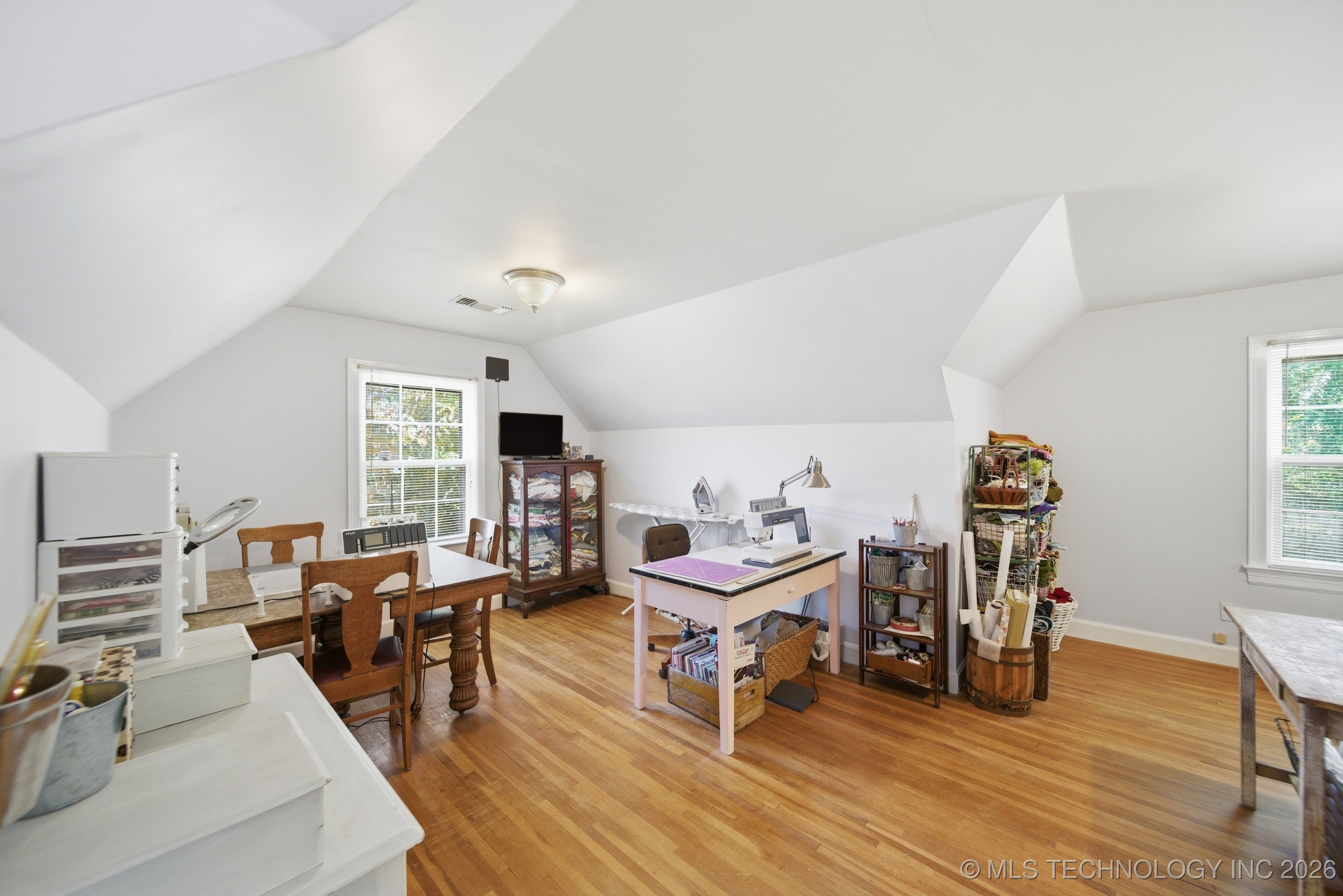 401 E College Street Property Photo 24