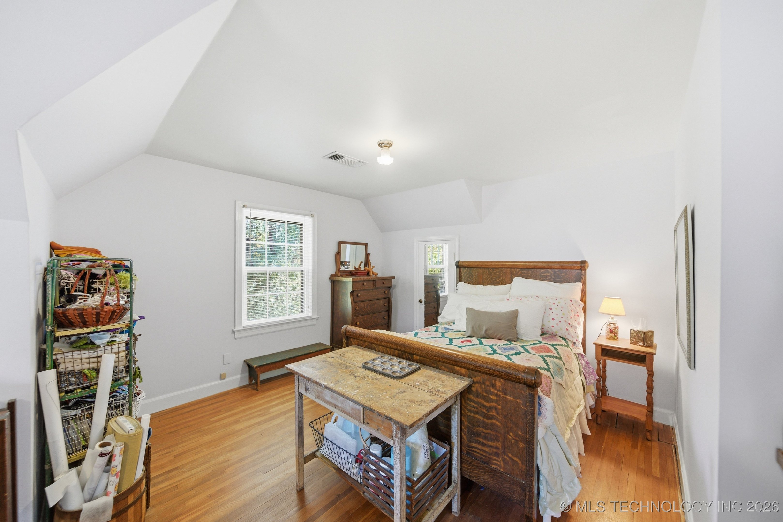 401 E College Street Property Photo 25