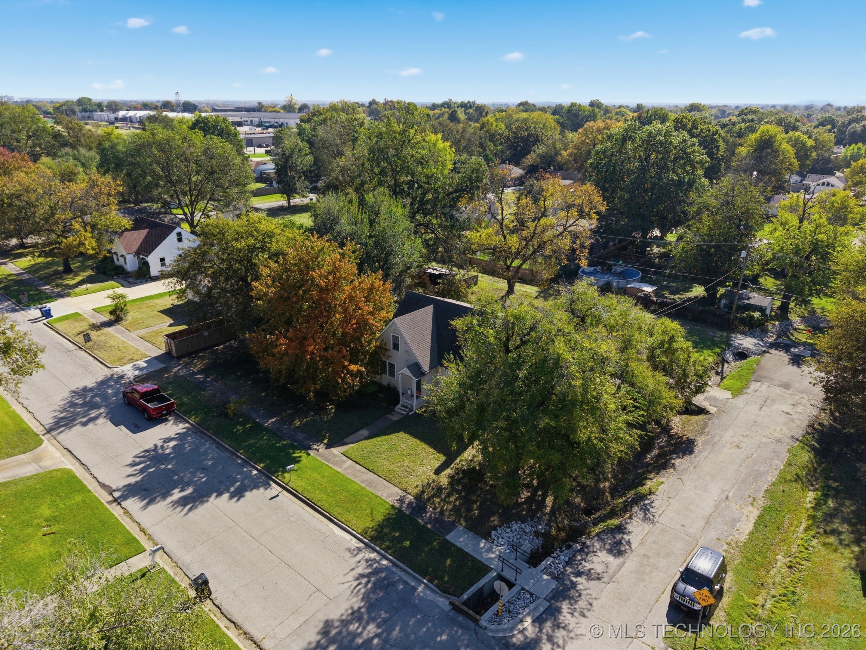 401 E College Street Property Photo 27