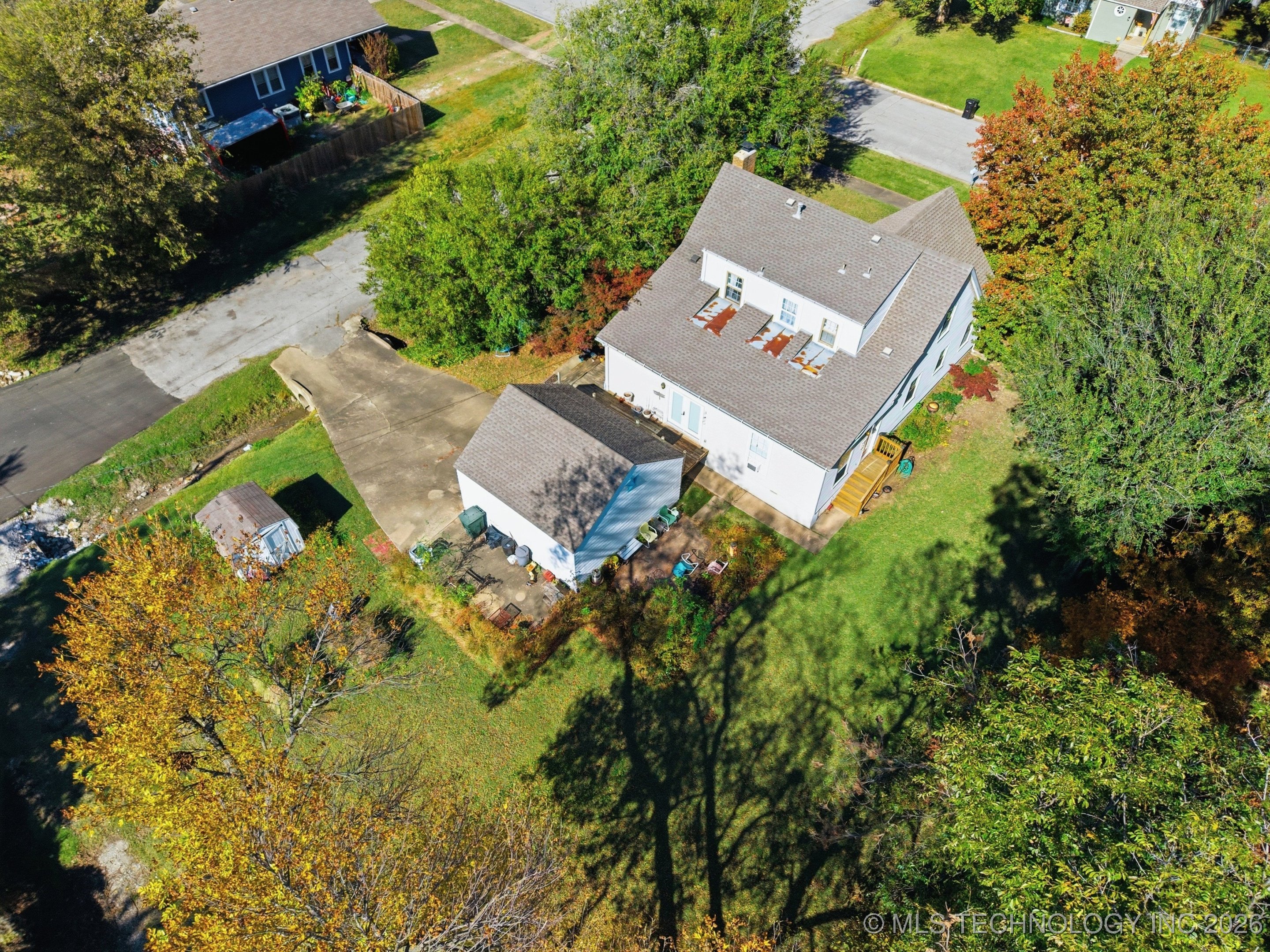 401 E College Street Property Photo 29