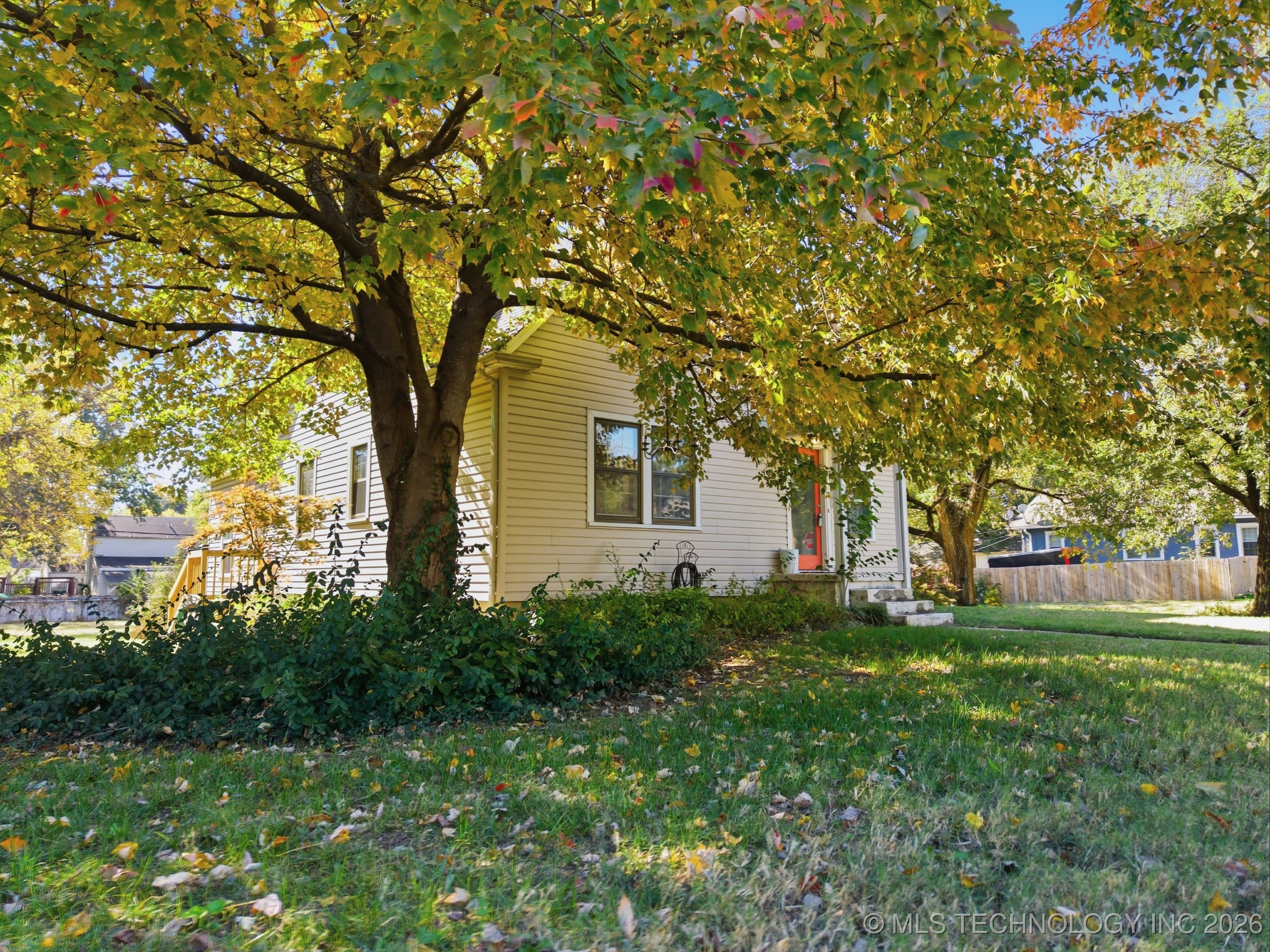 401 E College Street Property Photo 34