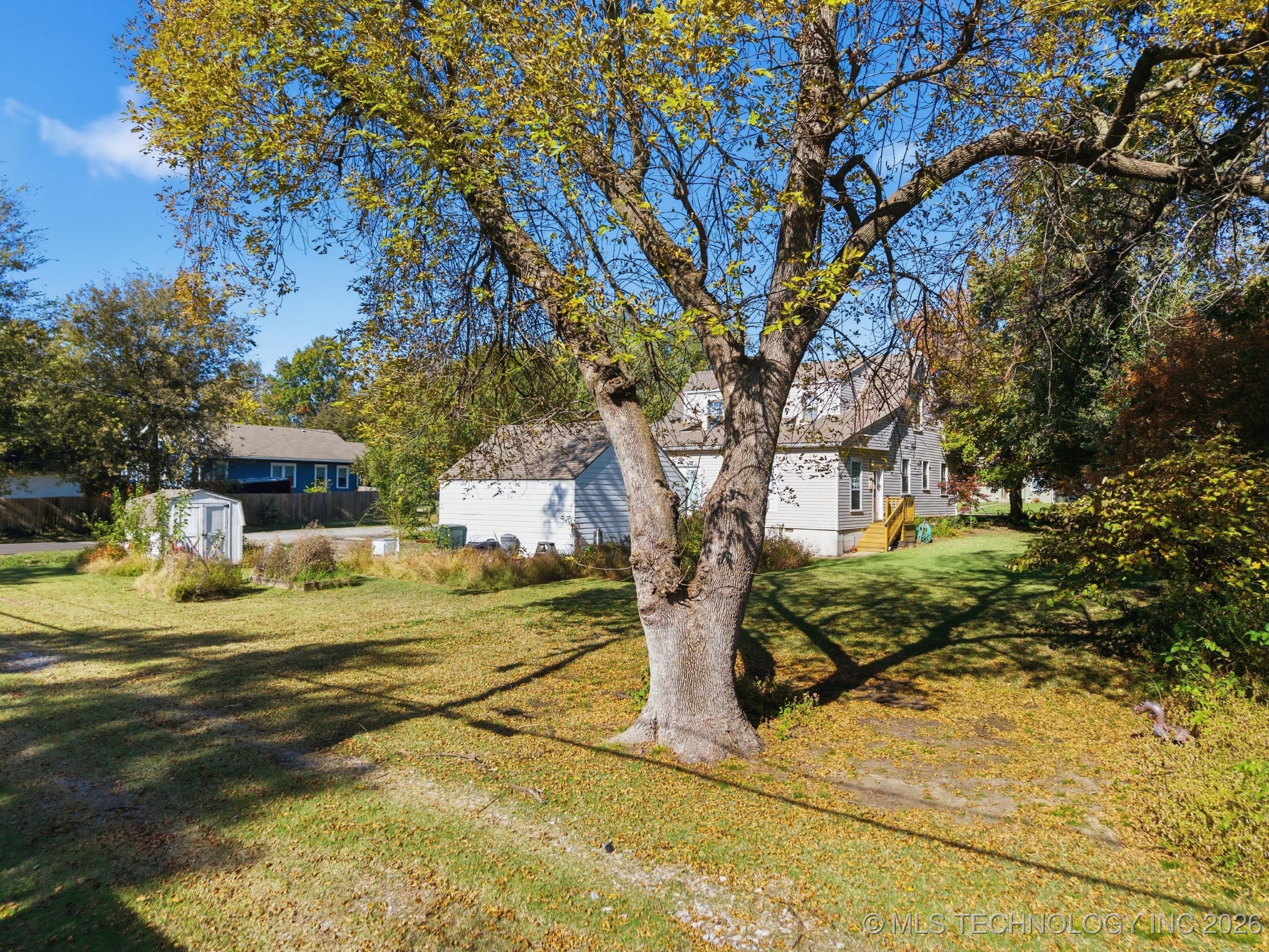 401 E College Street Property Photo 35