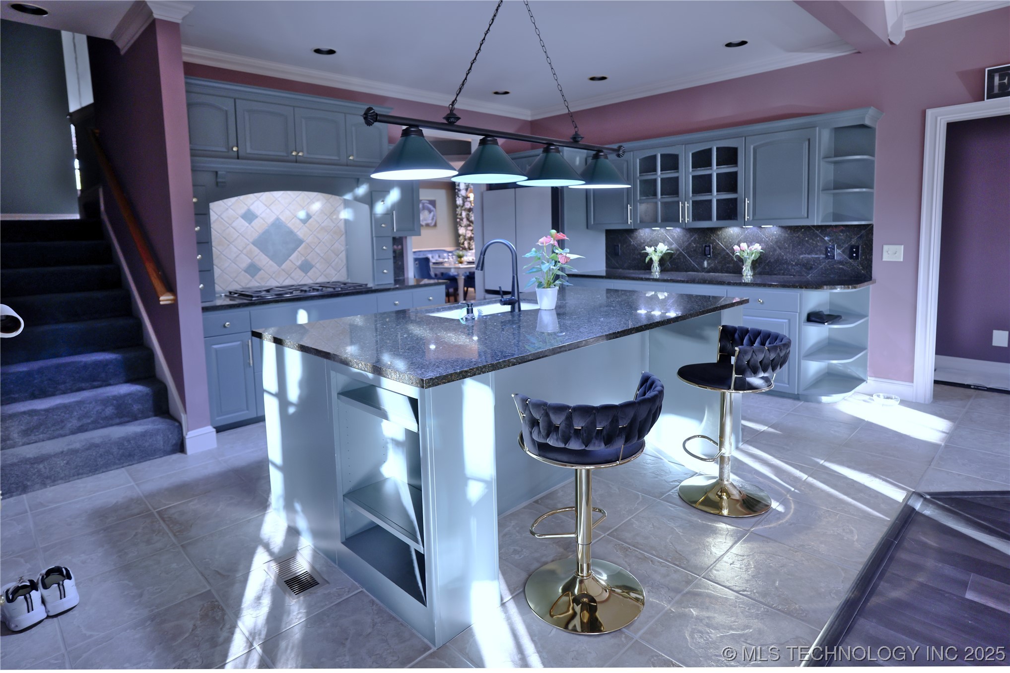 9327 S Jamestown Avenue Property Photo 10