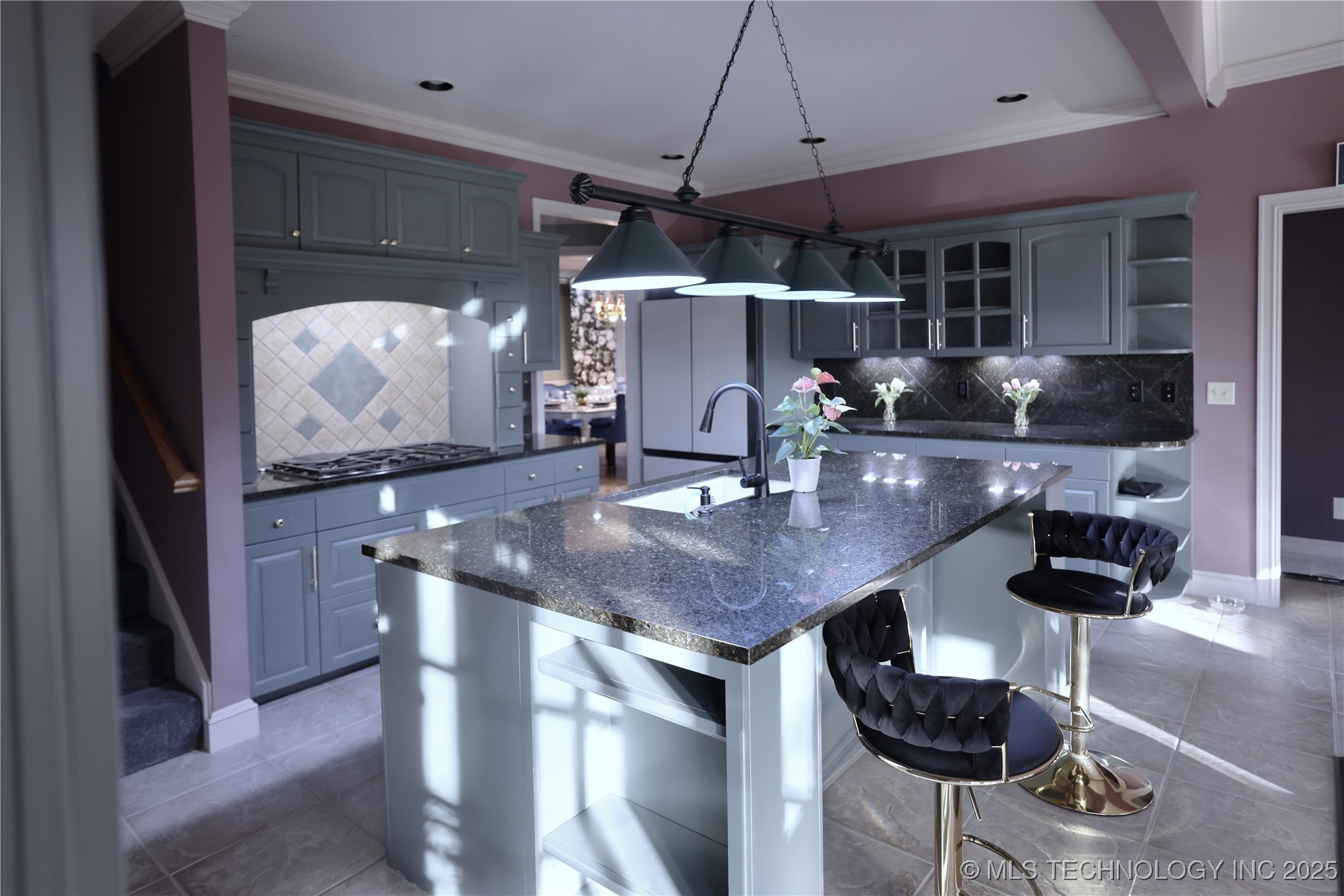 9327 S Jamestown Avenue Property Photo 13