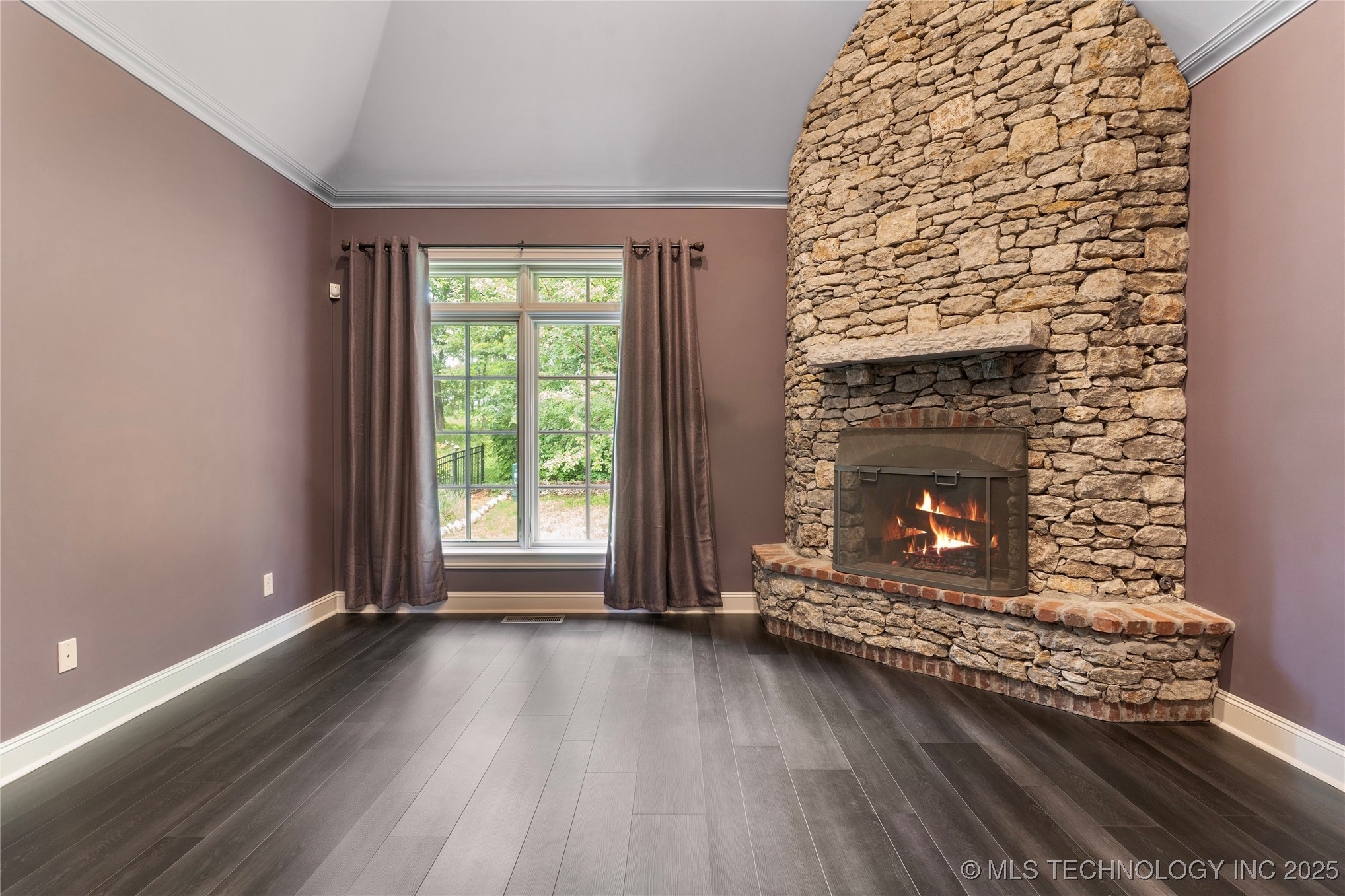 9327 S Jamestown Avenue Property Photo 21