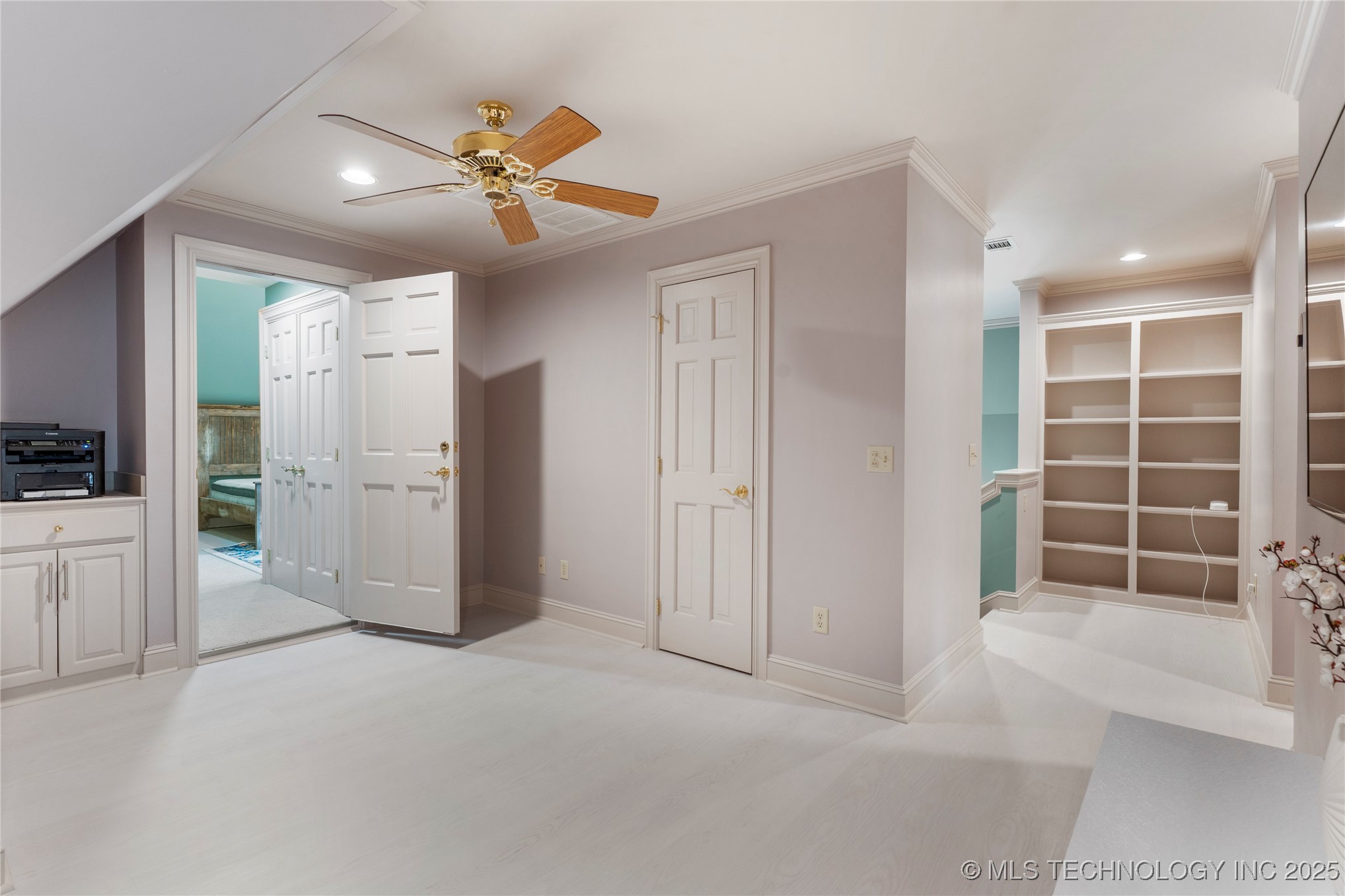 9327 S Jamestown Avenue Property Photo 33