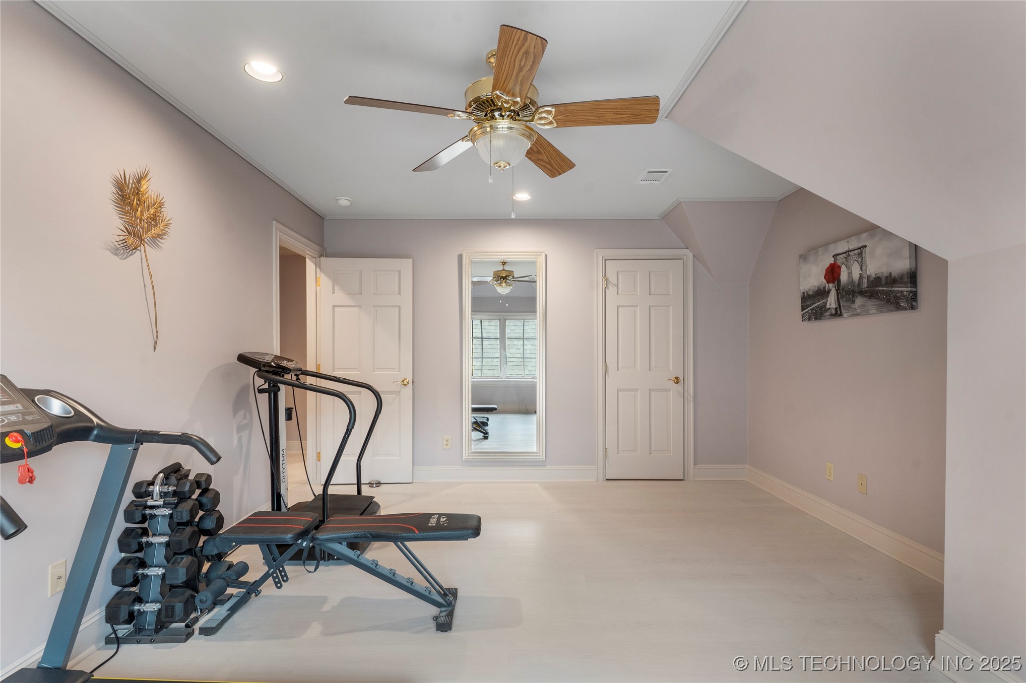 9327 S Jamestown Avenue Property Photo 34