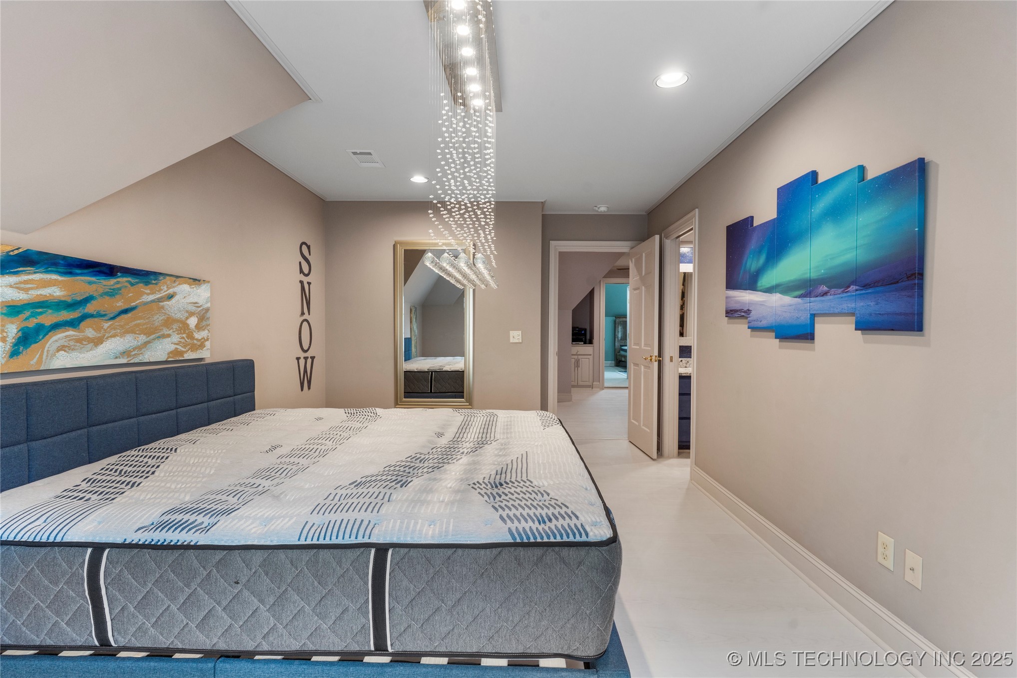 9327 S Jamestown Avenue Property Photo 38