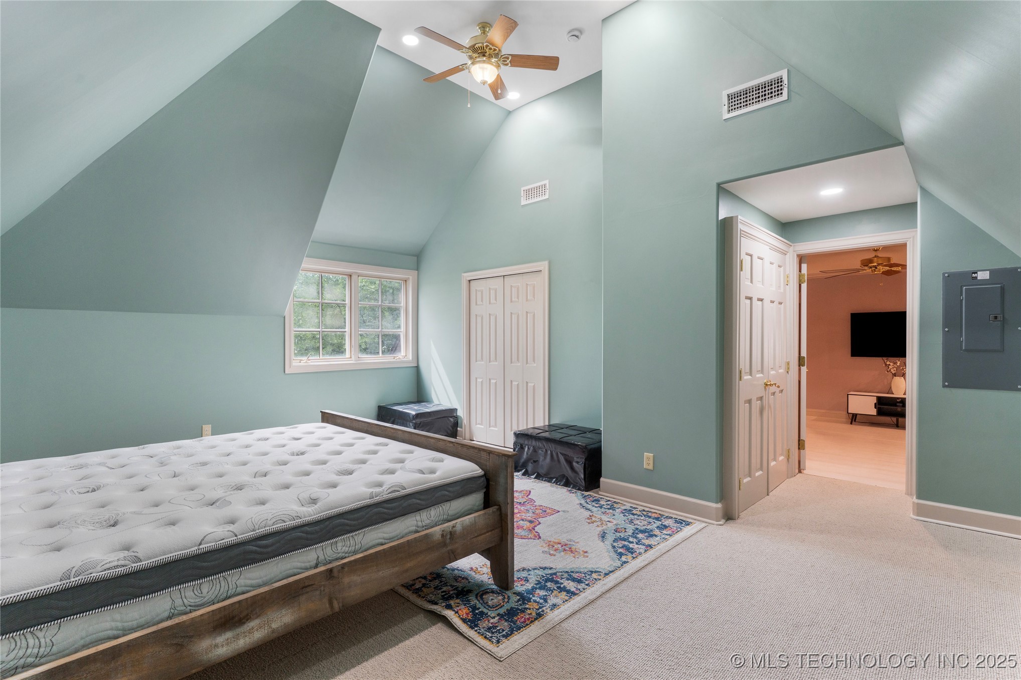 9327 S Jamestown Avenue Property Photo 43