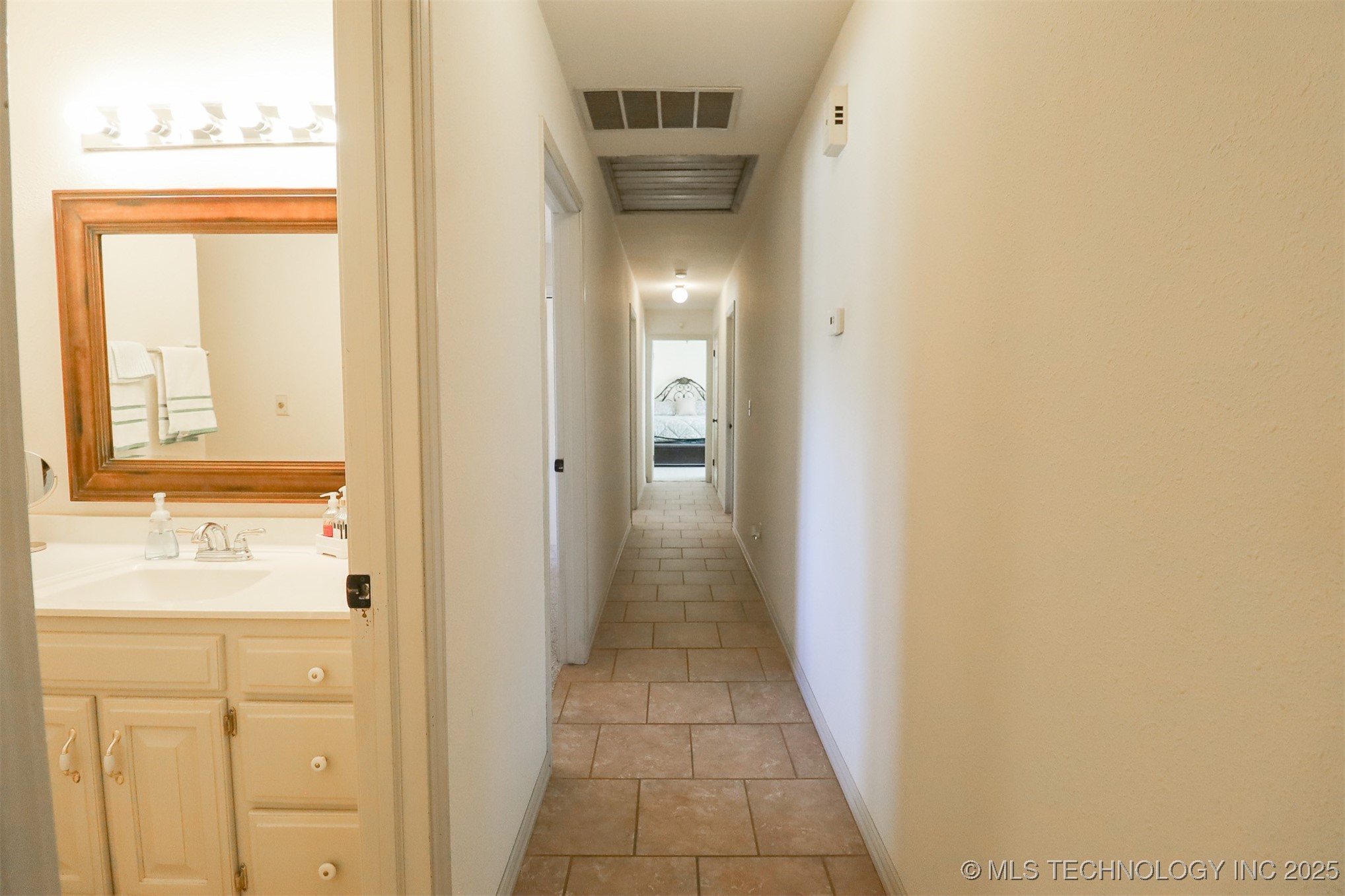 7401 S 231st East Avenue Property Photo 5