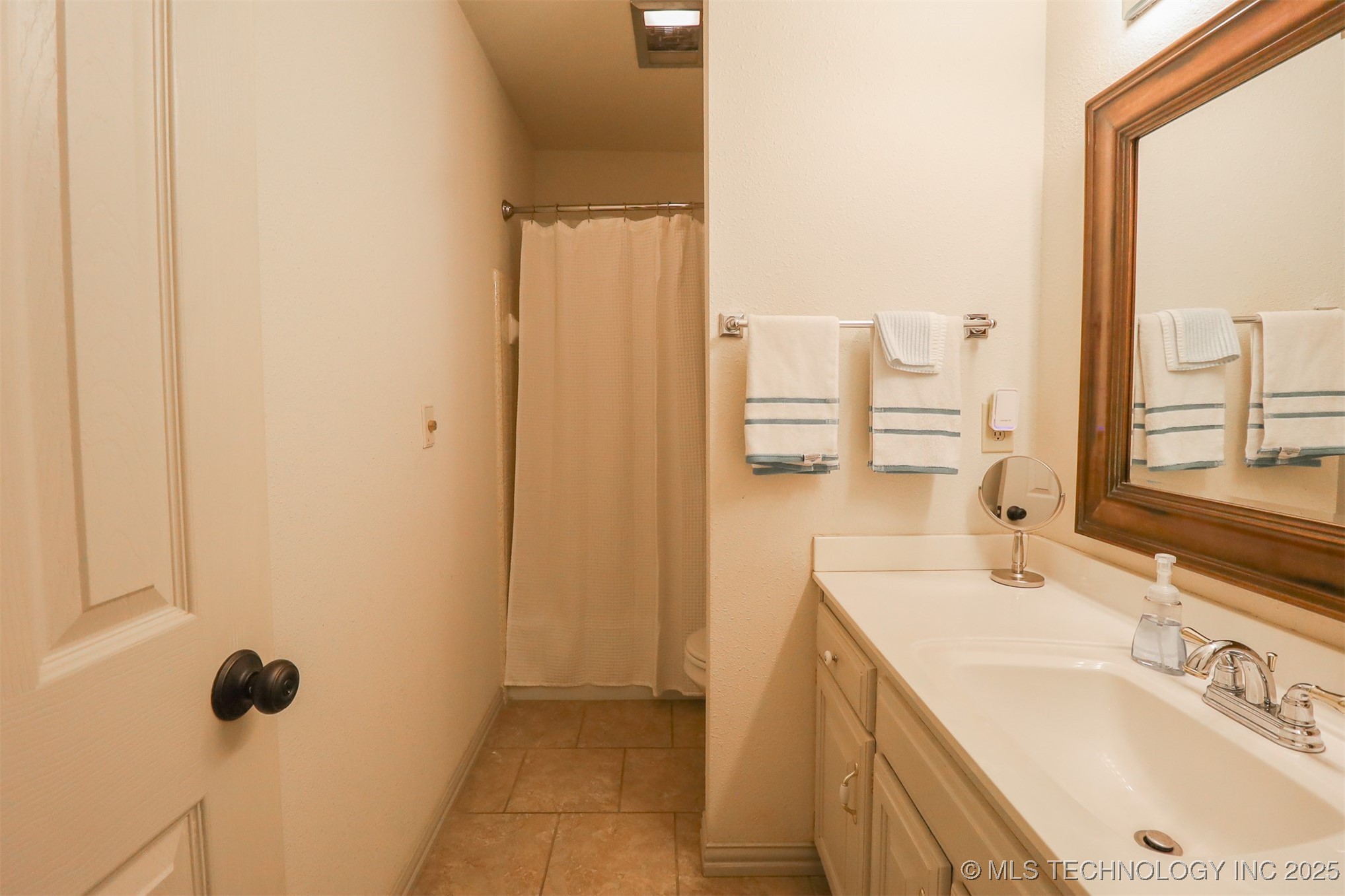 7401 S 231st East Avenue Property Photo 8