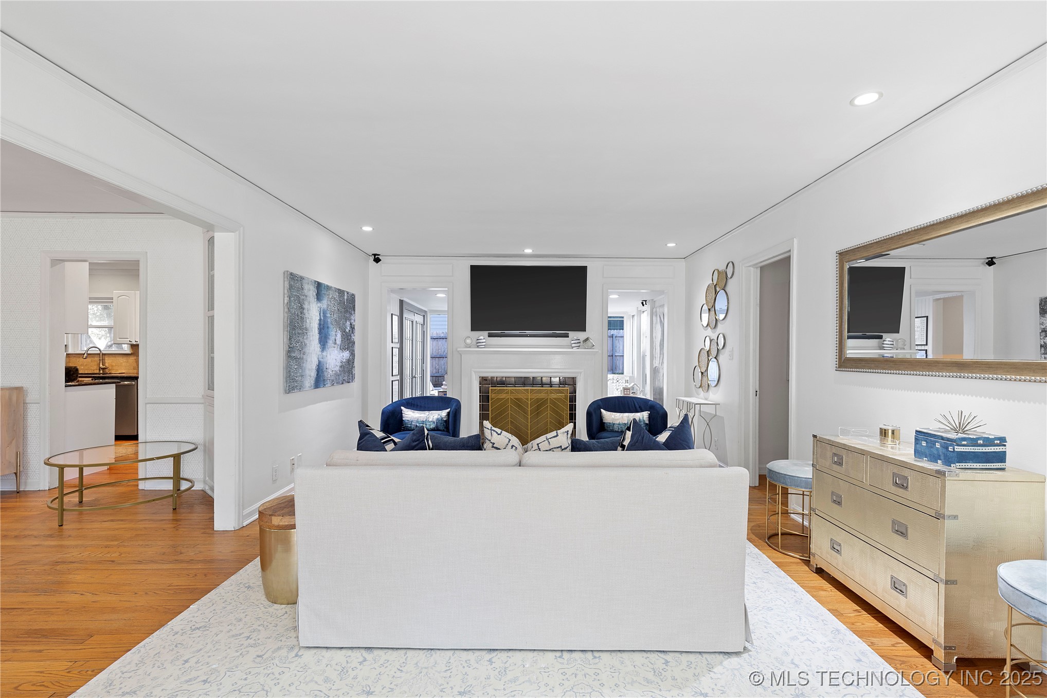 3651 S Utica Avenue Property Photo 4