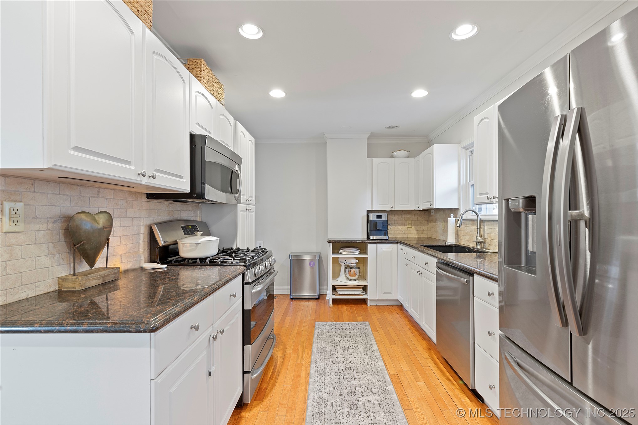 3651 S Utica Avenue Property Photo 14