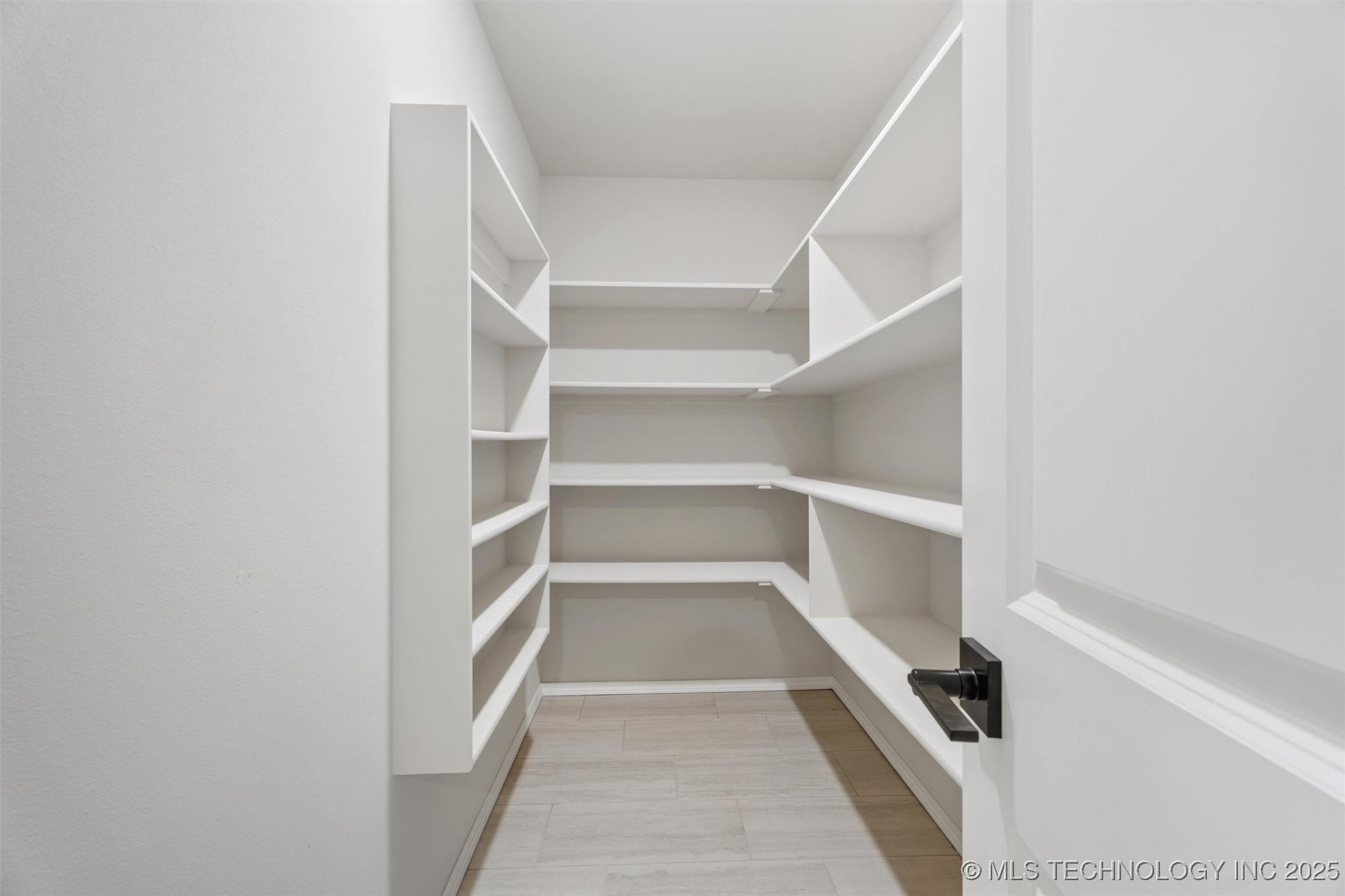 5822 Brandon Court Property Photo 15