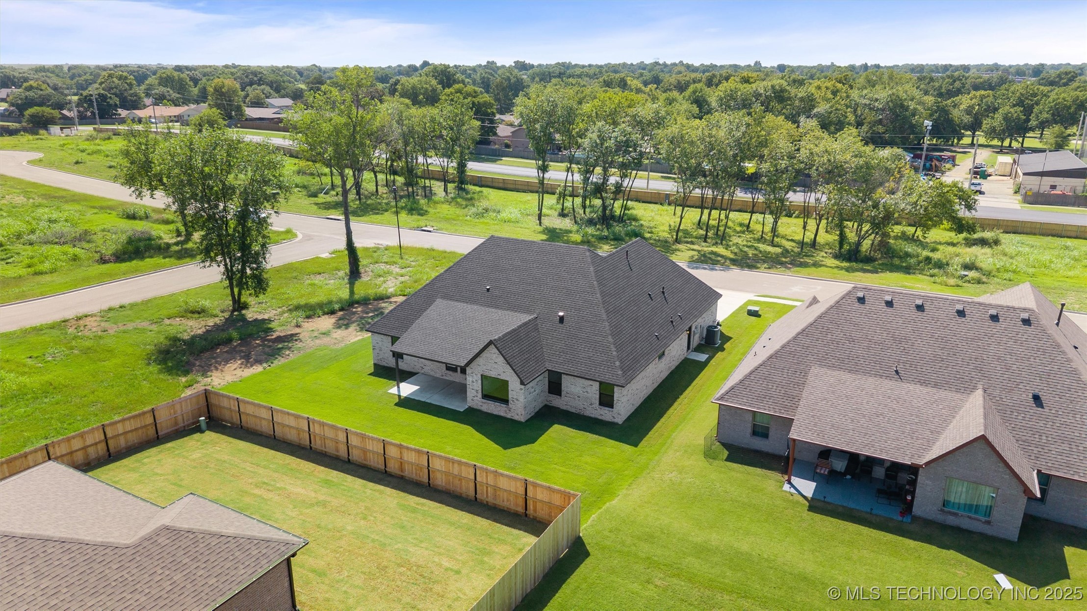 5822 Brandon Court Property Photo 47