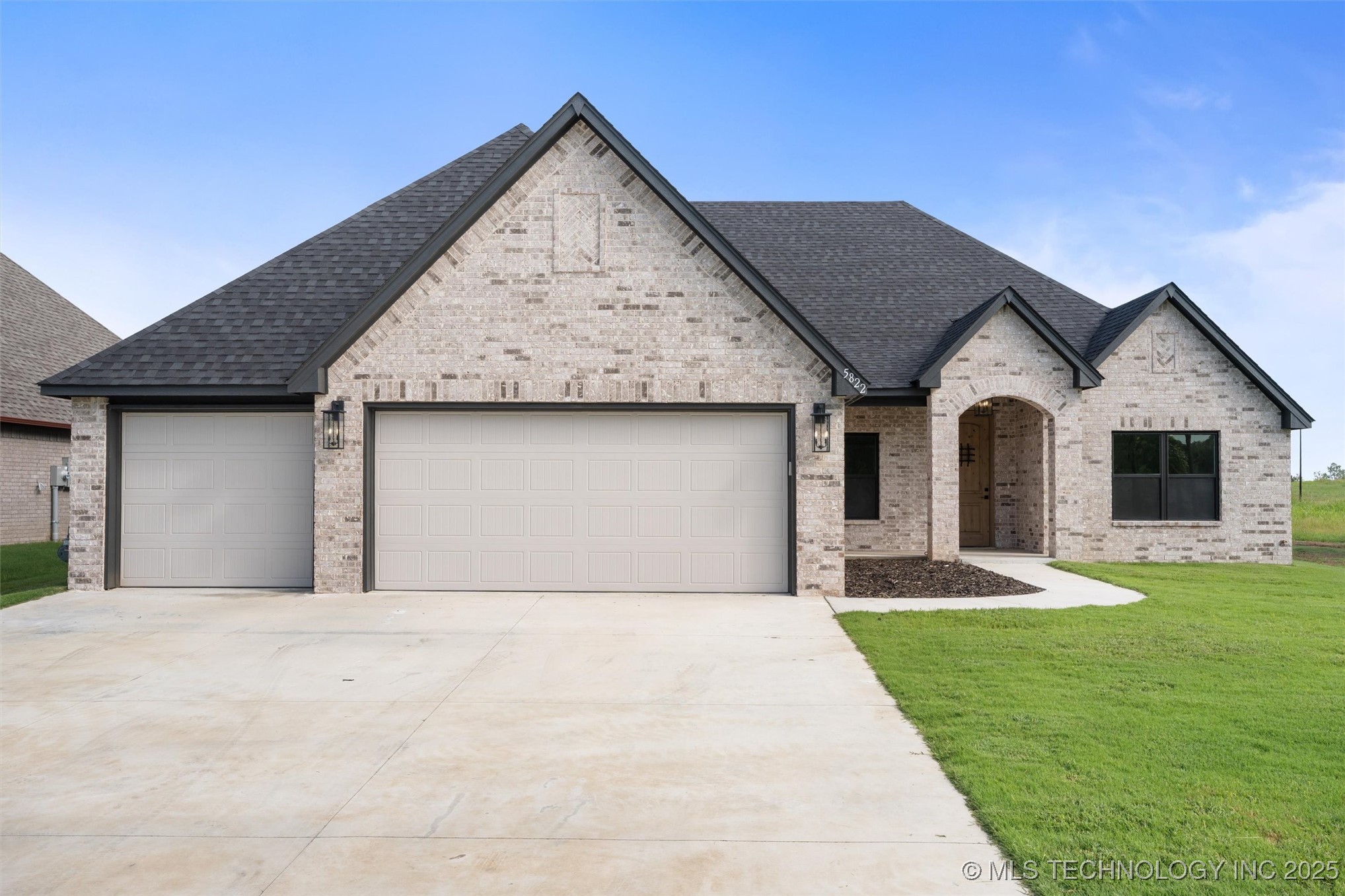 5822 Brandon Court Property Photo 48