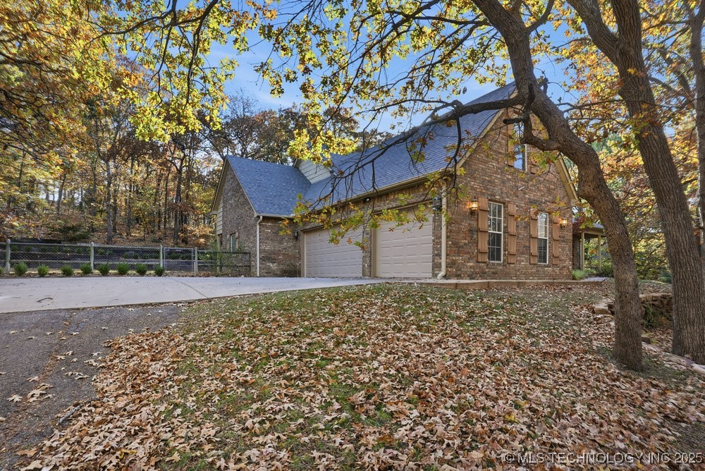 7411 S Urbana Avenue Property Photo 10