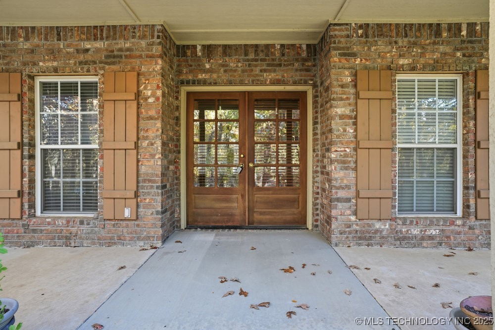 7411 S Urbana Avenue Property Photo 13