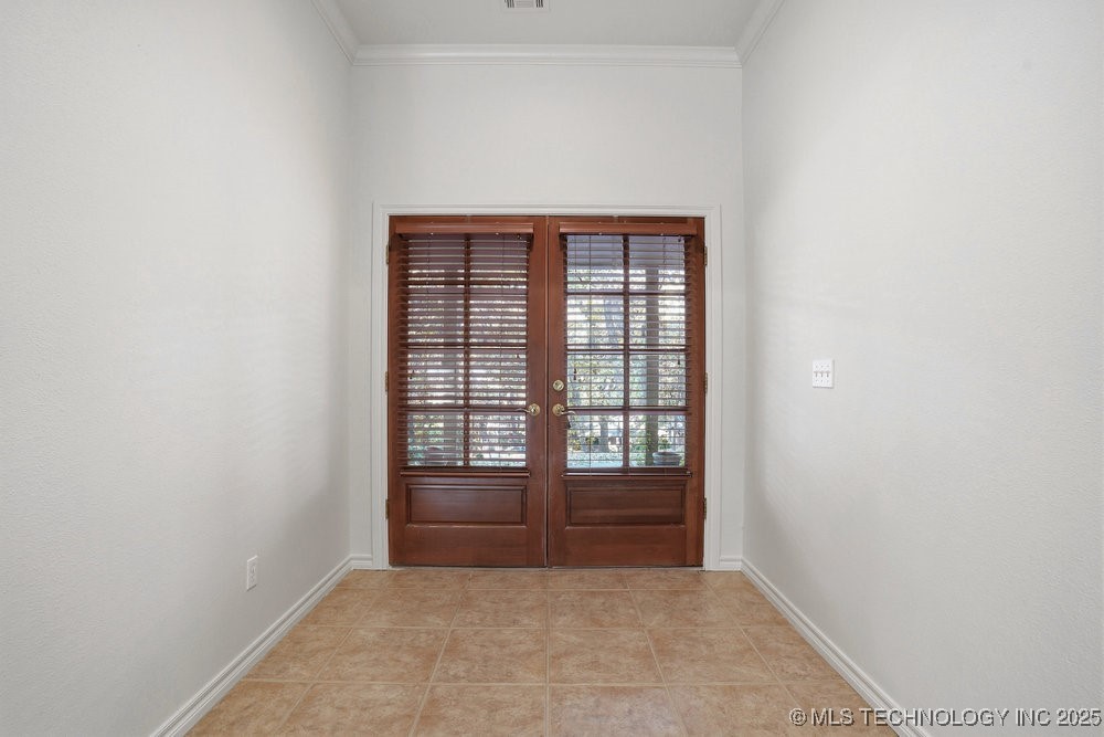 7411 S Urbana Avenue Property Photo 17