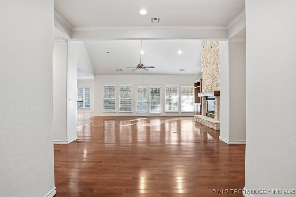 7411 S Urbana Avenue Property Photo 18