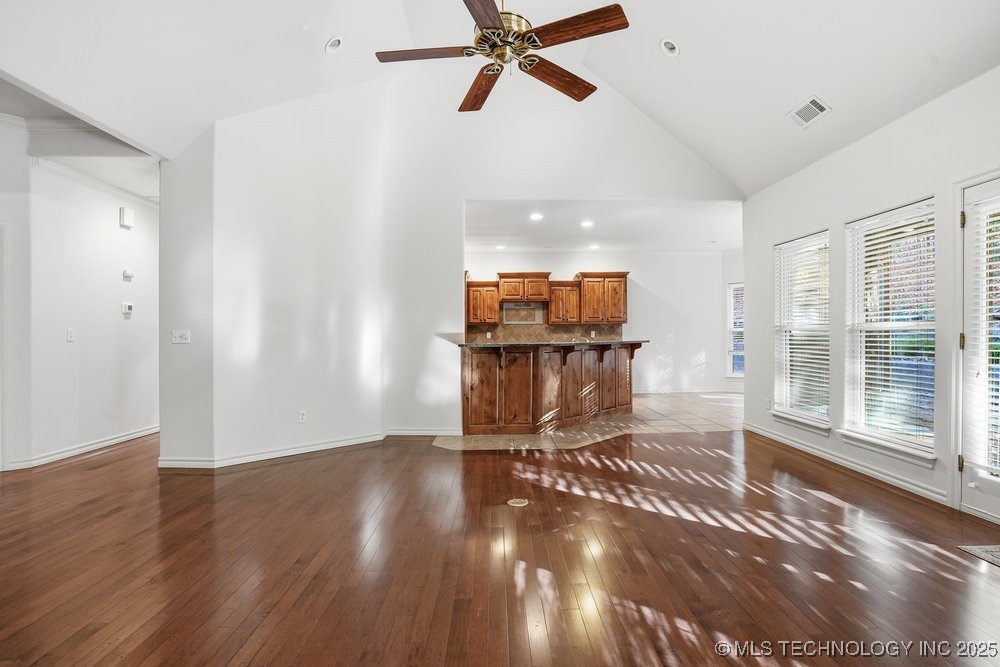 7411 S Urbana Avenue Property Photo 21