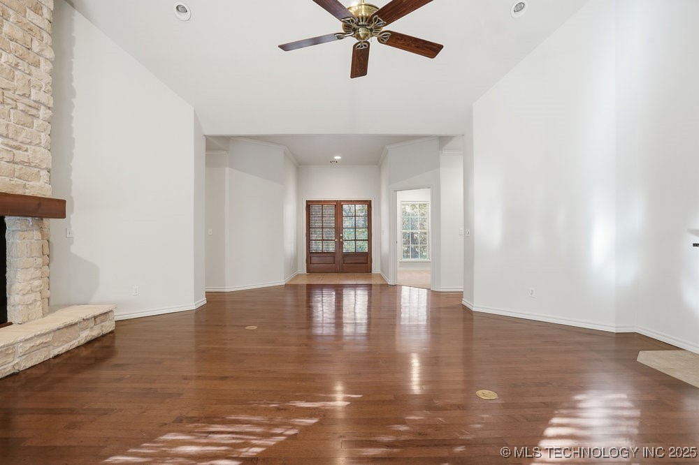 7411 S Urbana Avenue Property Photo 23