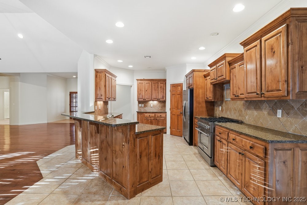 7411 S Urbana Avenue Property Photo 28