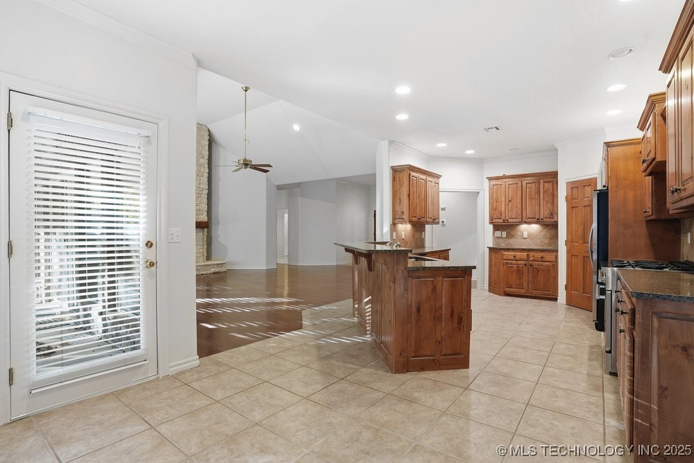 7411 S Urbana Avenue Property Photo 30