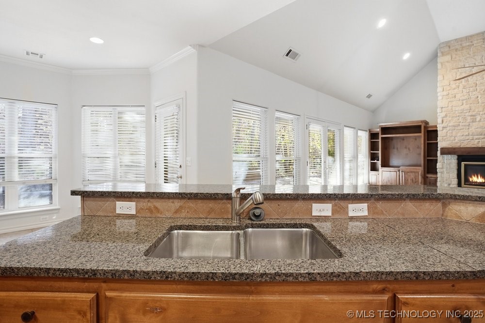 7411 S Urbana Avenue Property Photo 34