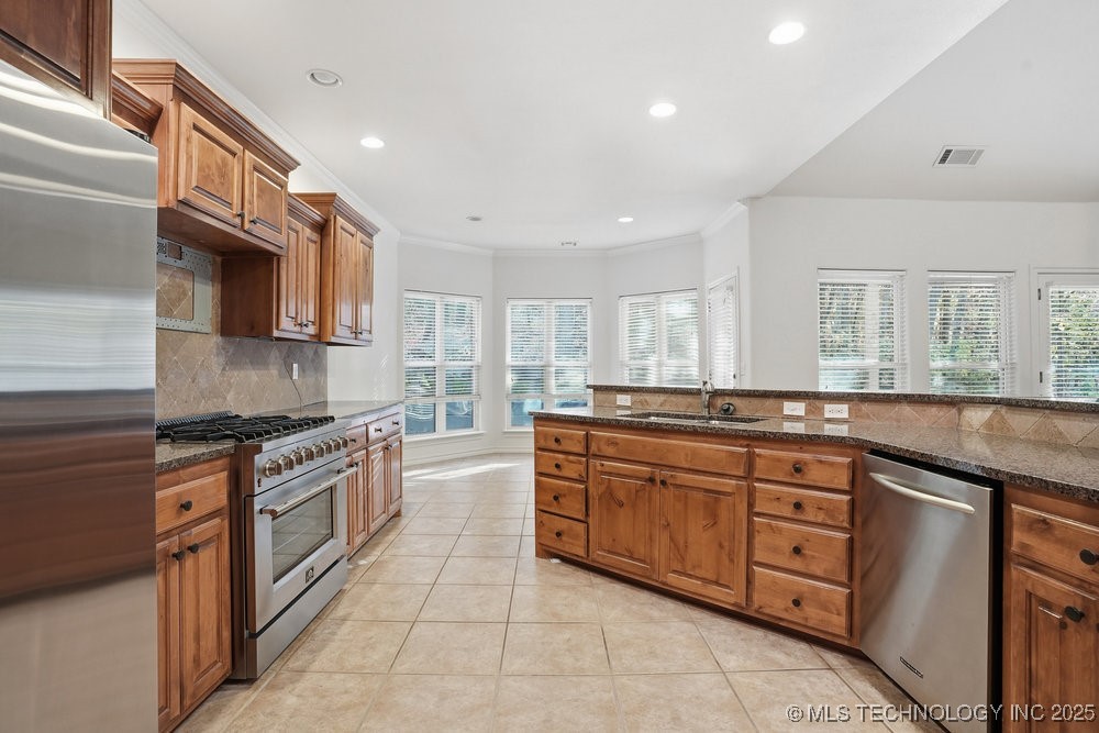 7411 S Urbana Avenue Property Photo 36