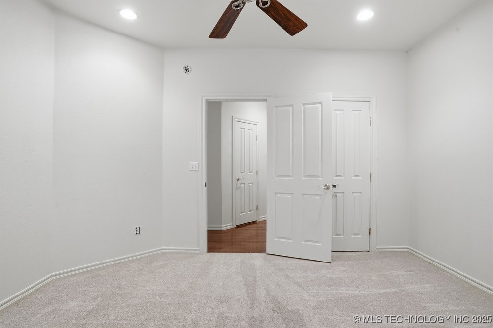 7411 S Urbana Avenue Property Photo 40