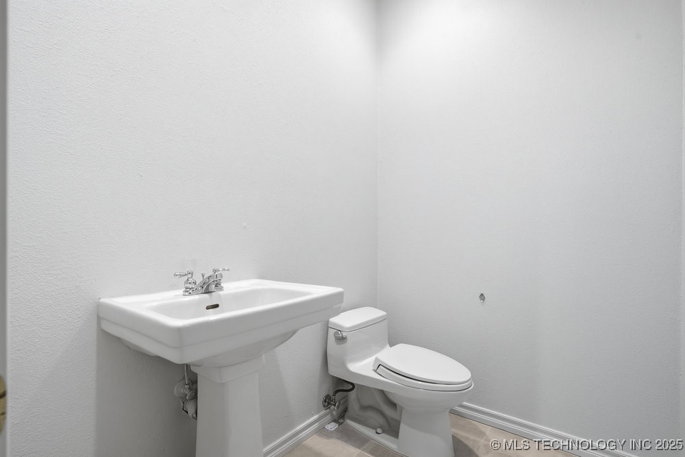 7411 S Urbana Avenue Property Photo 48