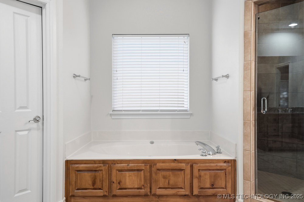 7411 S Urbana Avenue Property Photo 55