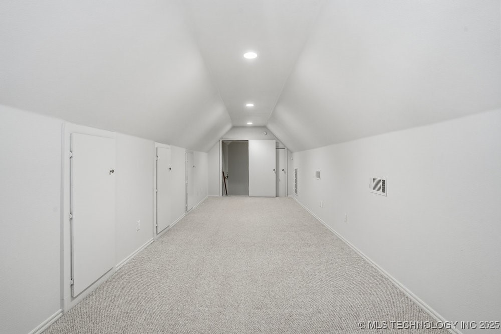 7411 S Urbana Avenue Property Photo 65