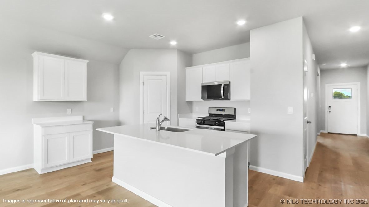 8522 E Fort Worth Street Property Photo 11