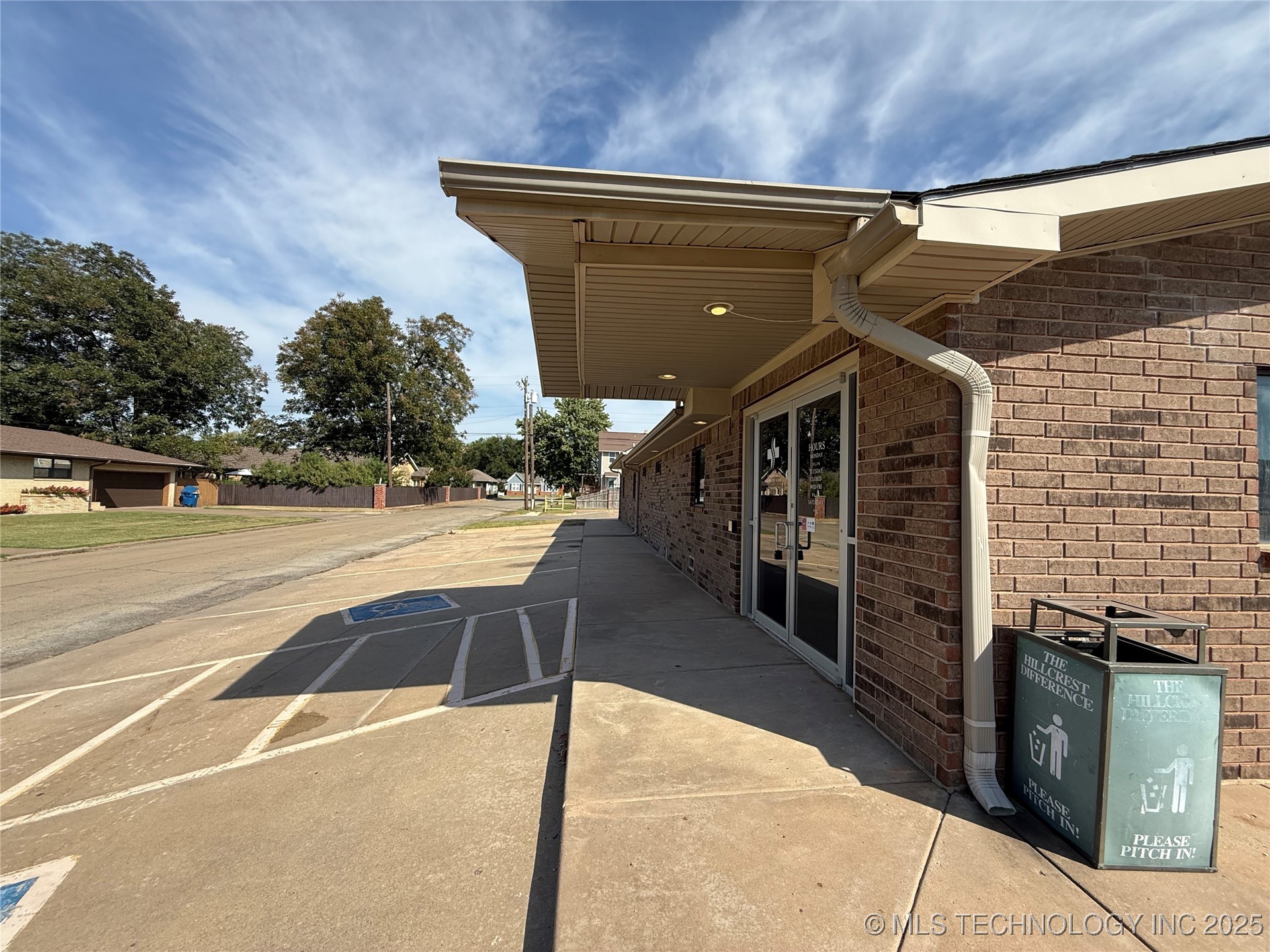 1002 E Cherry Property Photo 4