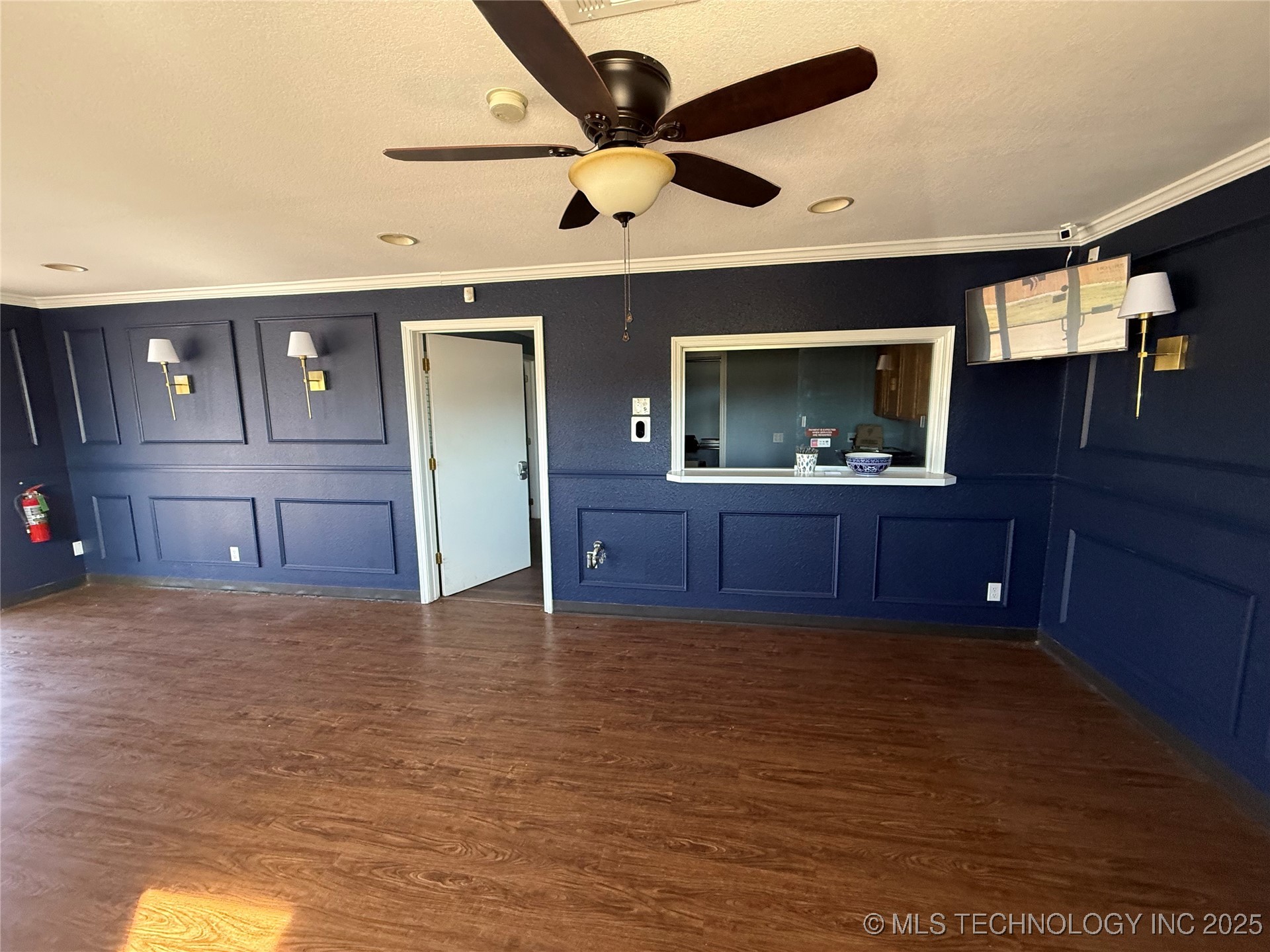 1002 E Cherry Property Photo 5